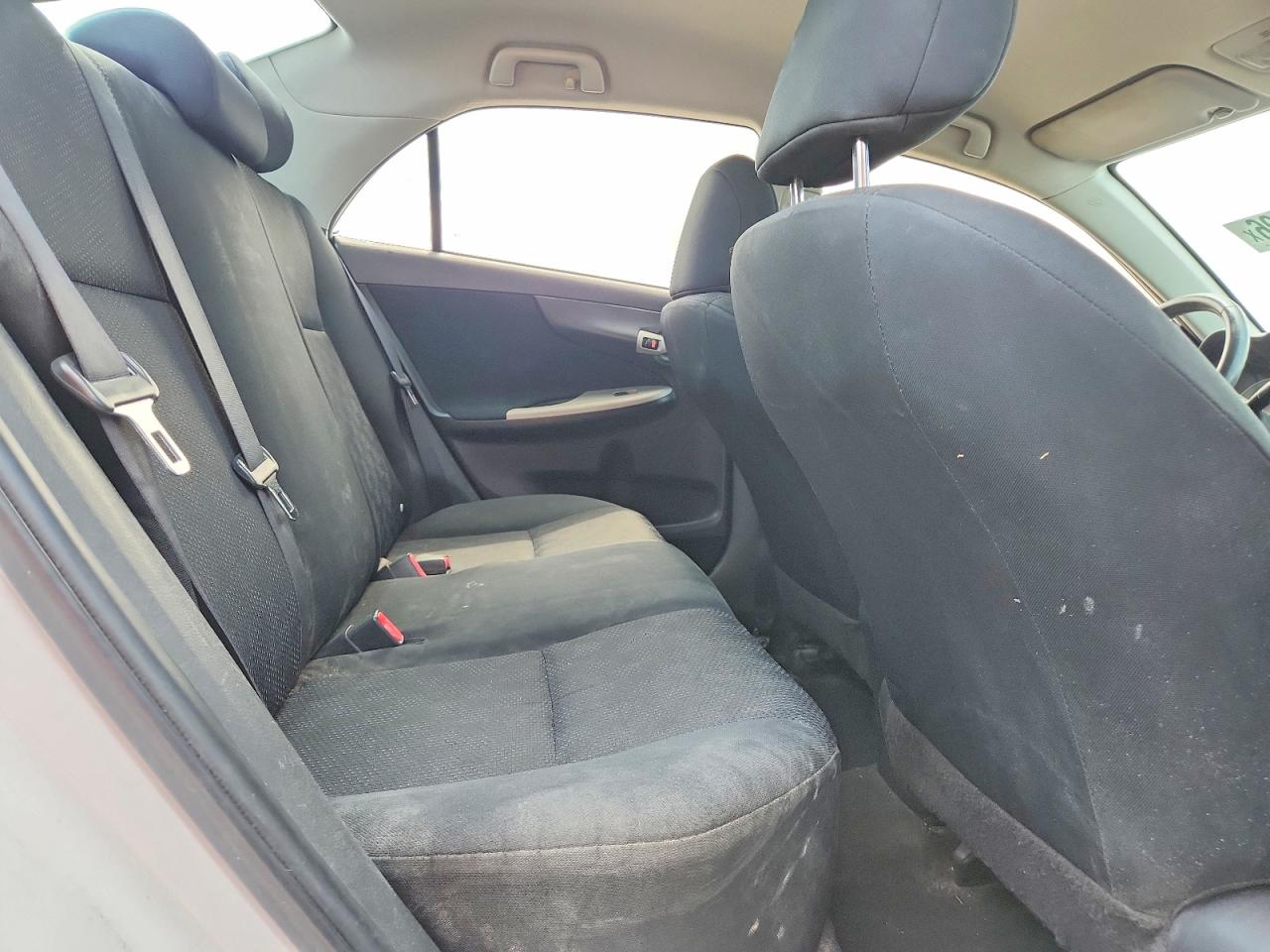 2010 Toyota Corolla S White vin: 1NXBU4EE2AZ305563