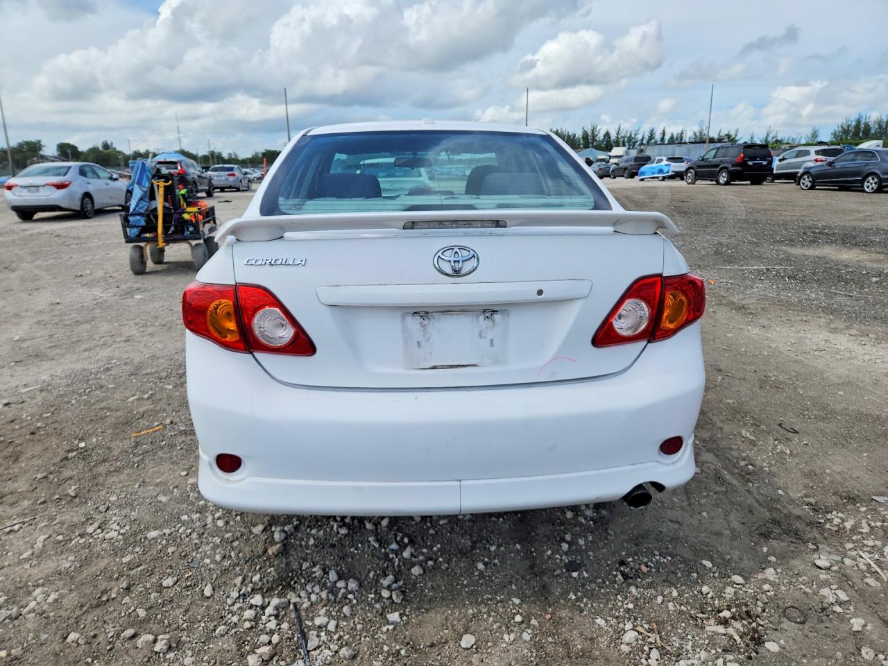 2010 Toyota Corolla S White vin: 1NXBU4EE2AZ305563