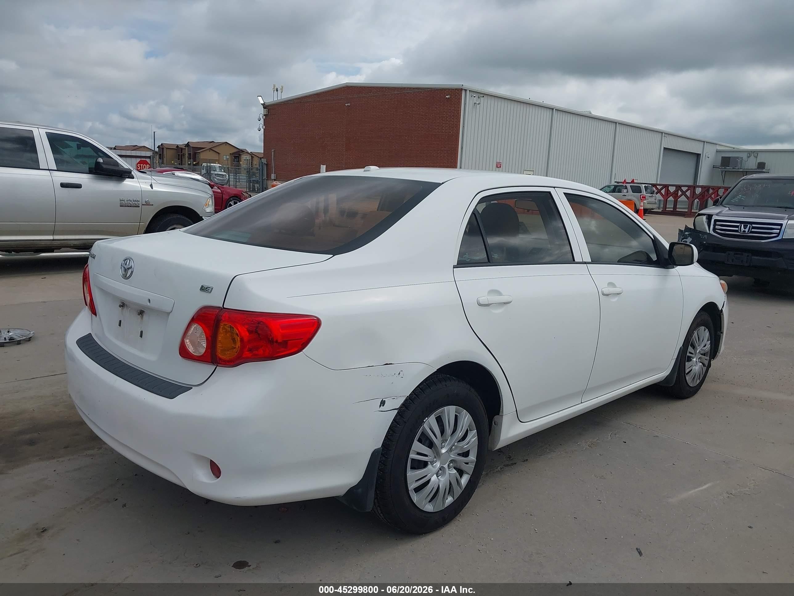 2010 Toyota Corolla Le White vin: 1NXBU4EE2AZ308687