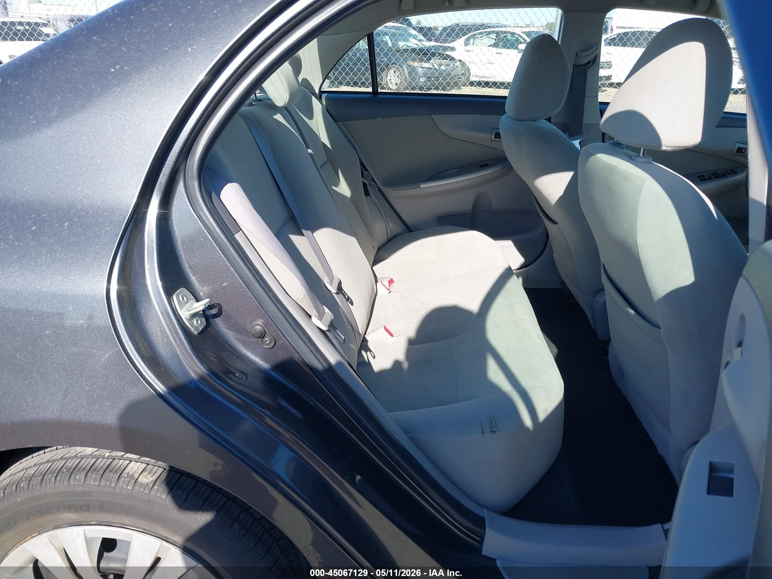2010 Toyota Corolla Le Gray vin: 1NXBU4EE2AZ311105