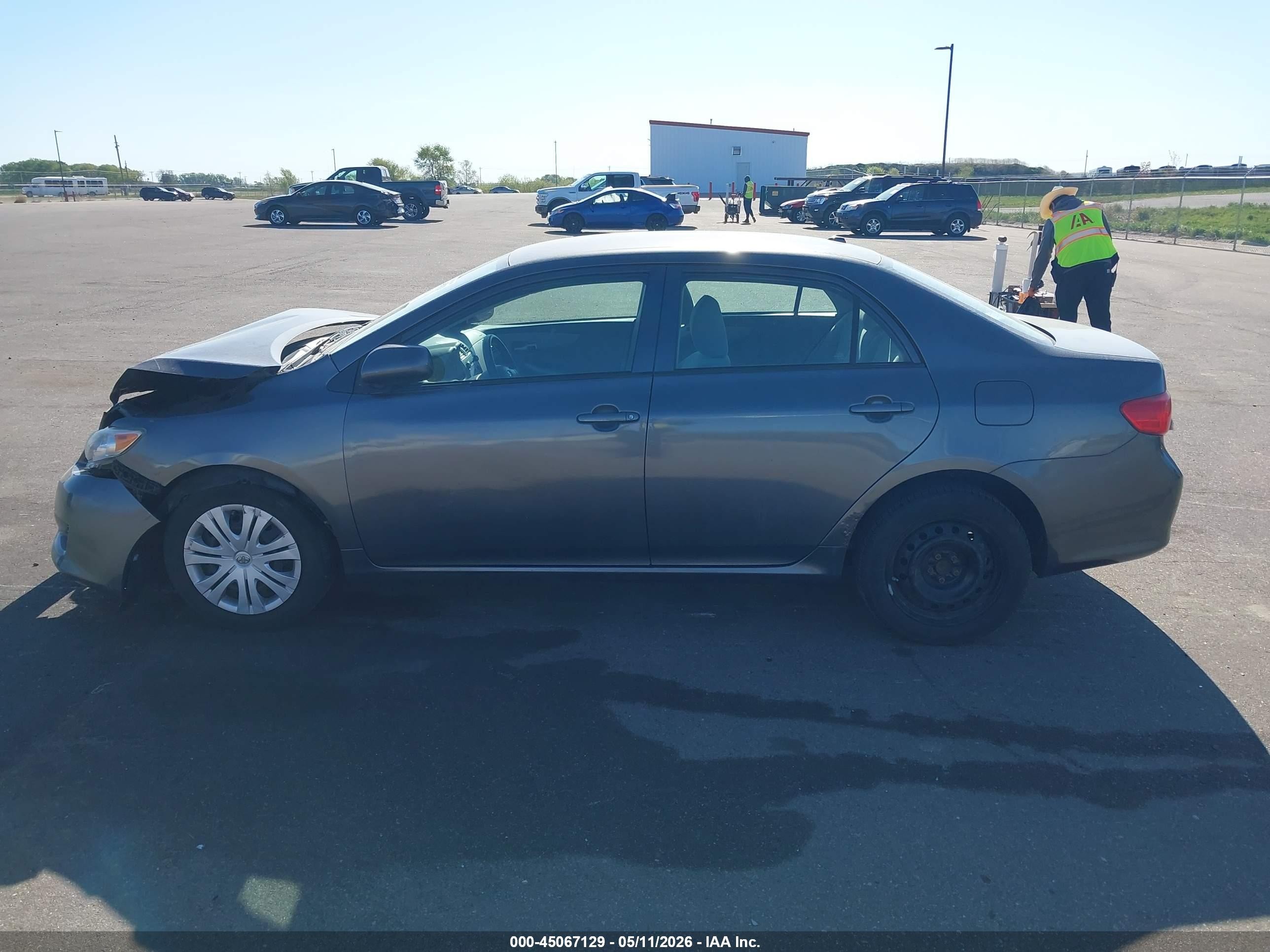 2010 Toyota Corolla Le Gray vin: 1NXBU4EE2AZ311105