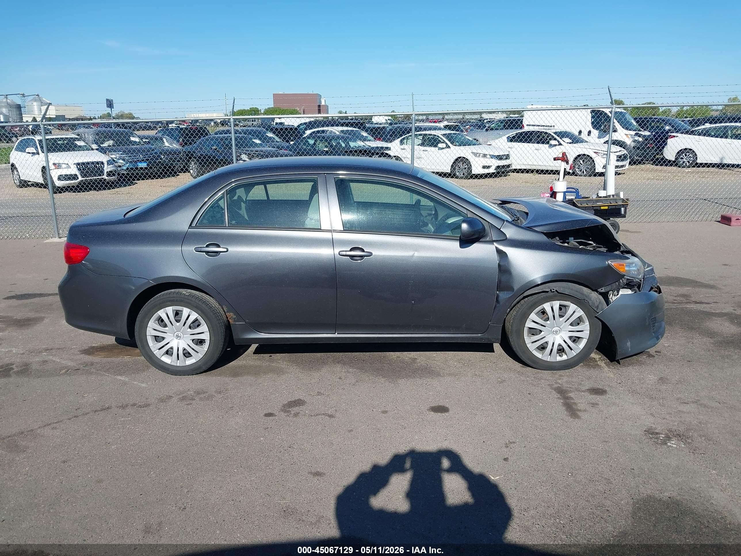 2010 Toyota Corolla Le Gray vin: 1NXBU4EE2AZ311105