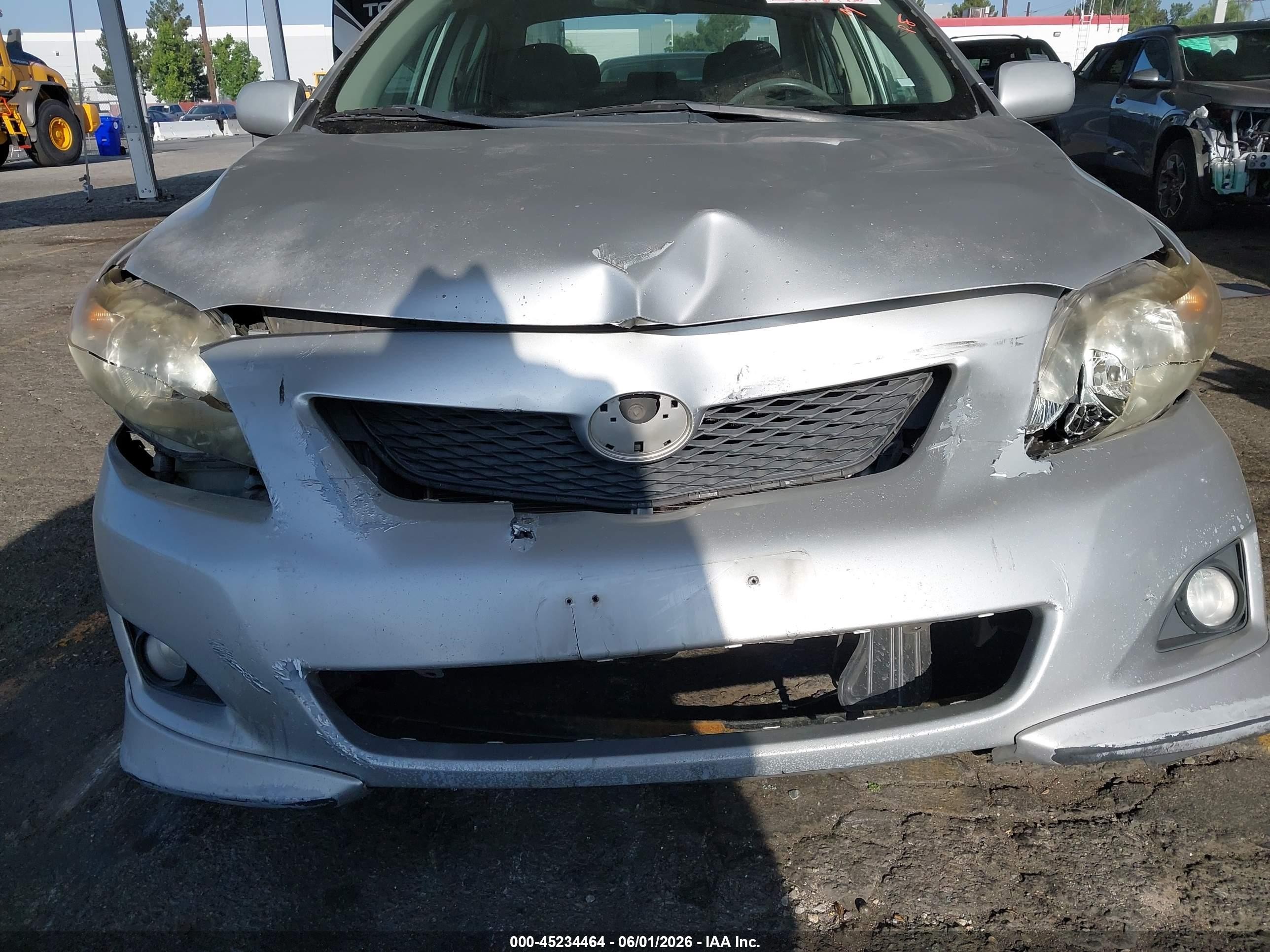 2010 Toyota Corolla S Silver vin: 1NXBU4EE2AZ330379