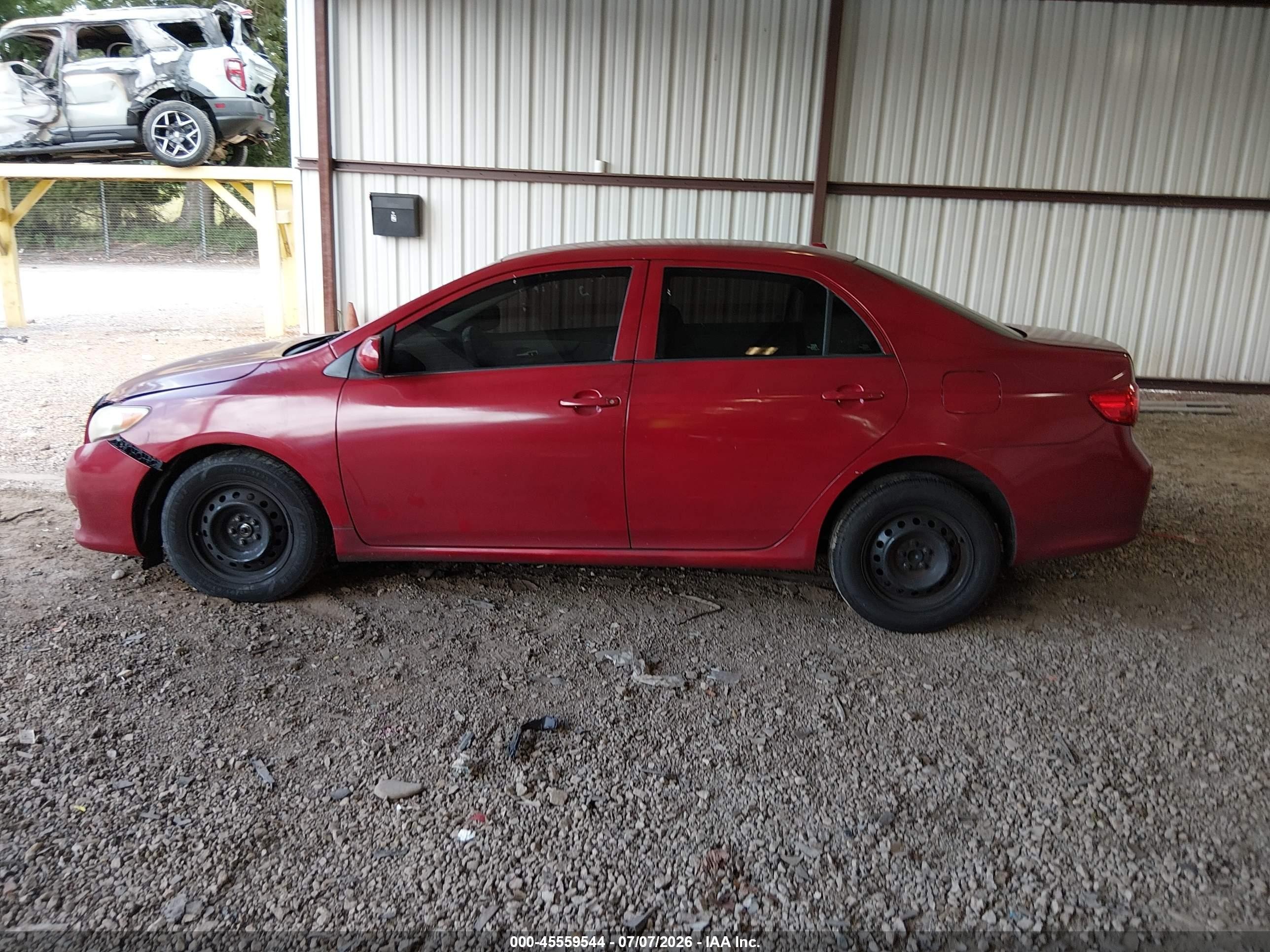 2010 Toyota Corolla Le Red vin: 1NXBU4EE2AZ331757