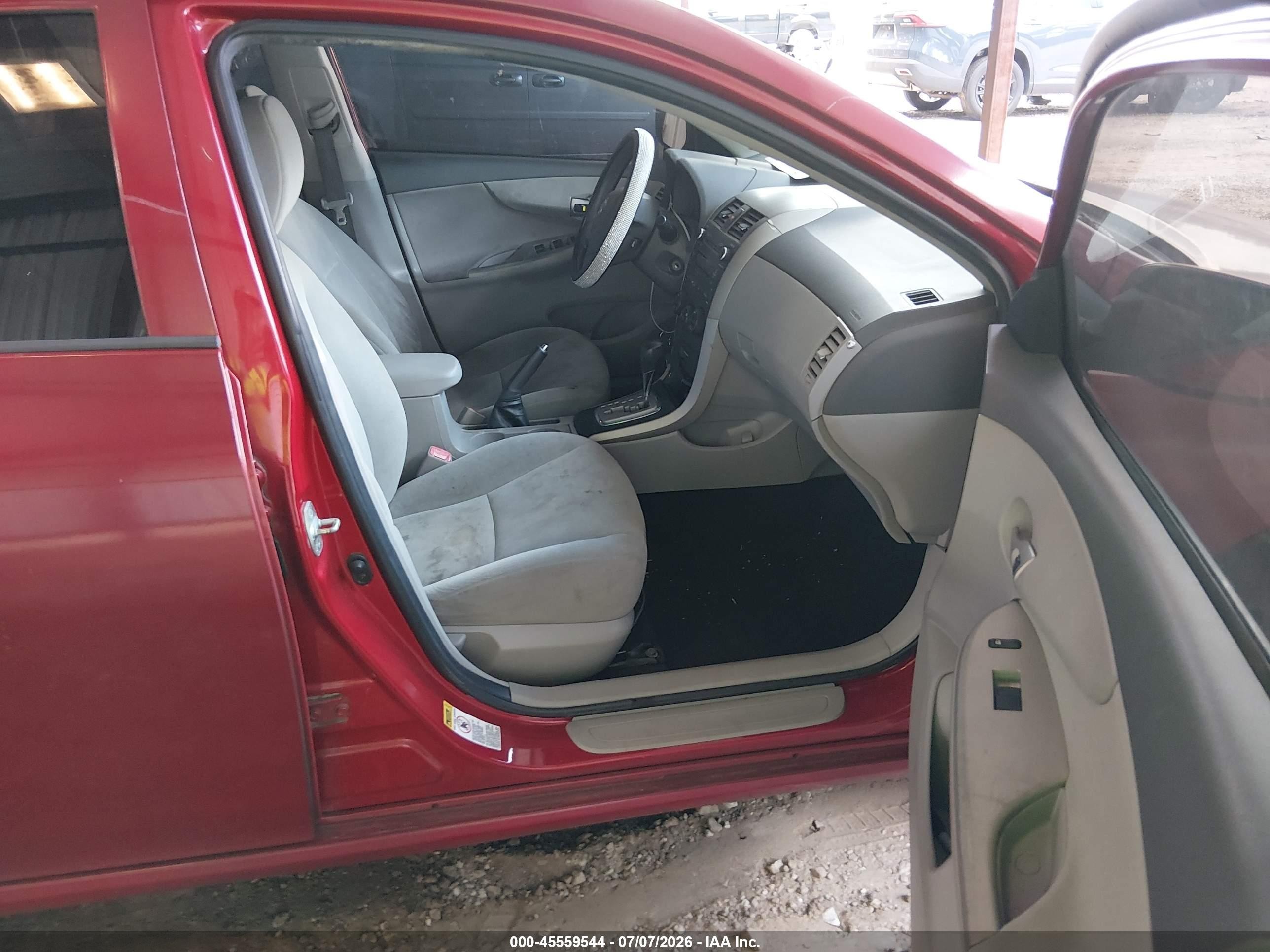 2010 Toyota Corolla Le Red vin: 1NXBU4EE2AZ331757