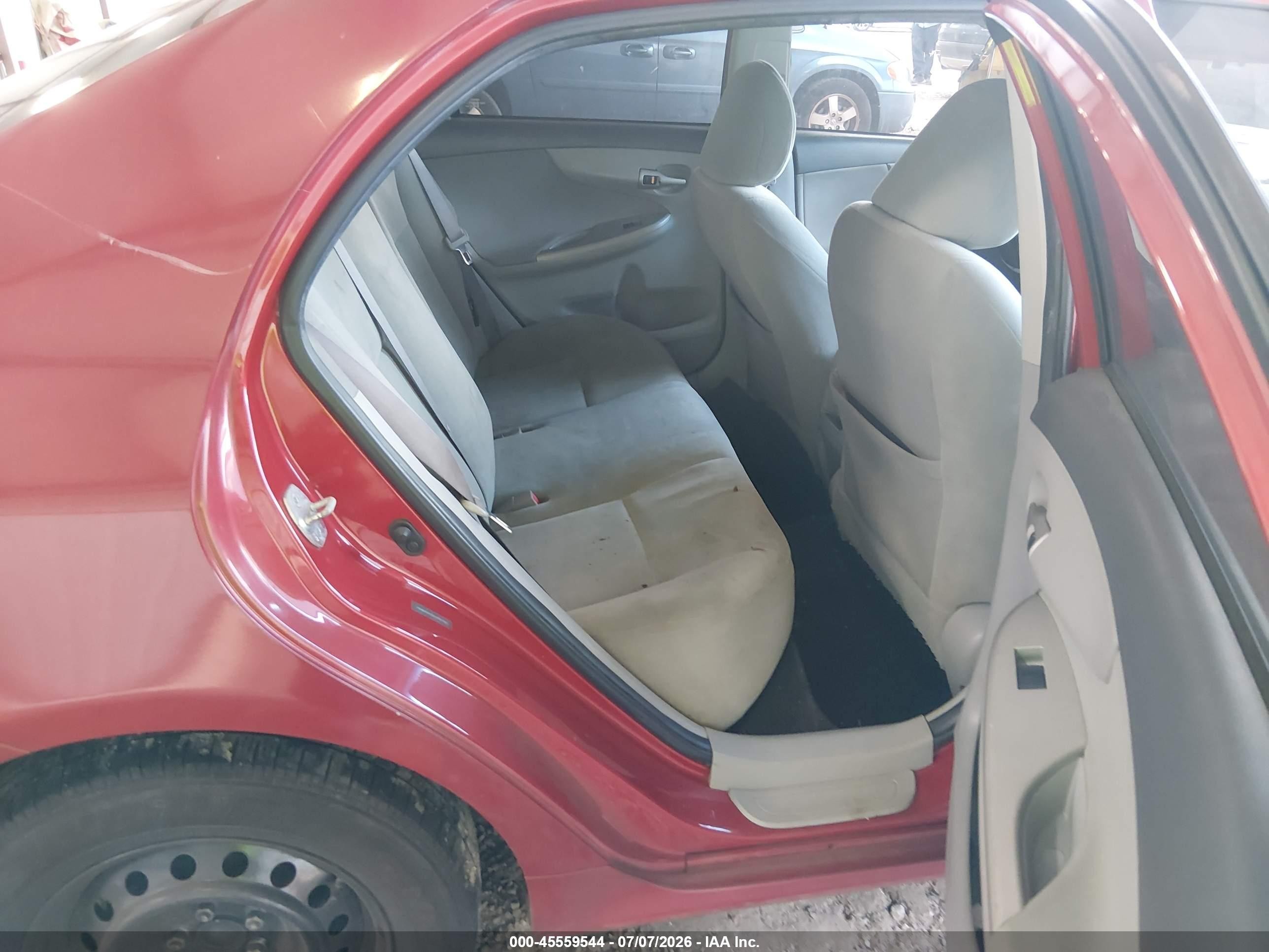 2010 Toyota Corolla Le Red vin: 1NXBU4EE2AZ331757