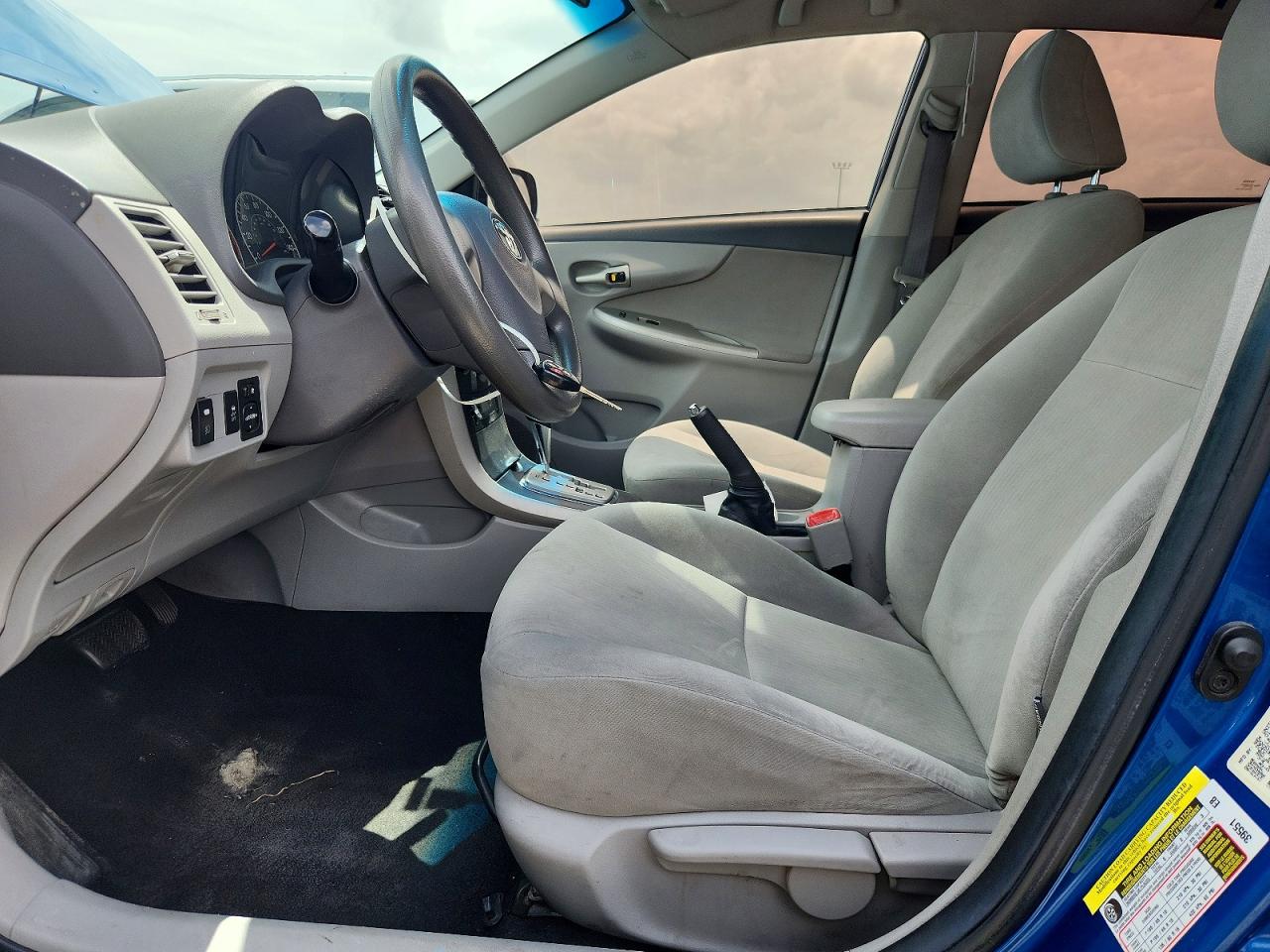 2010 Toyota Corolla Le Blue vin: 1NXBU4EE2AZ339809