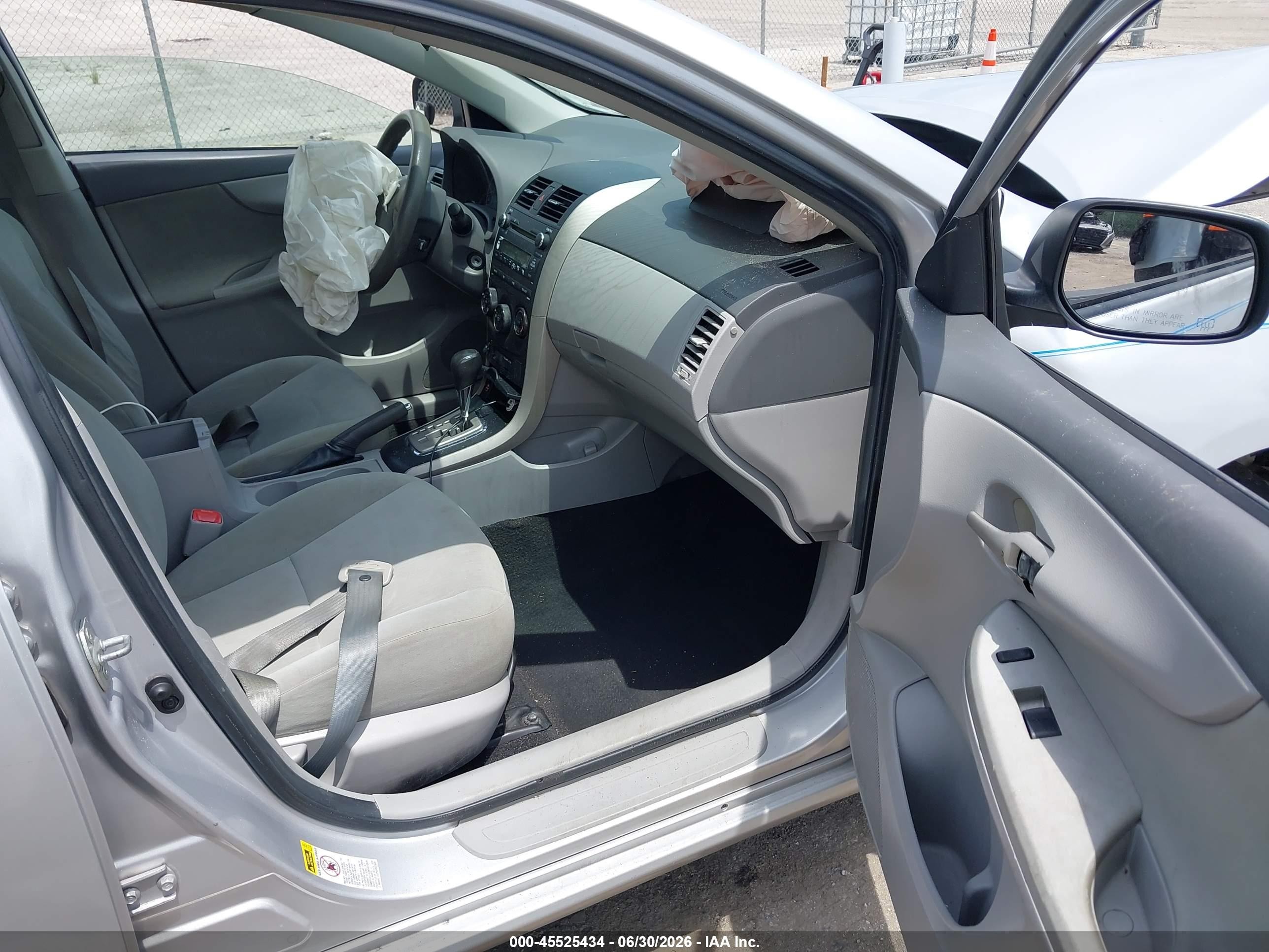 2010 Toyota Corolla Le Silver vin: 1NXBU4EE2AZ340720