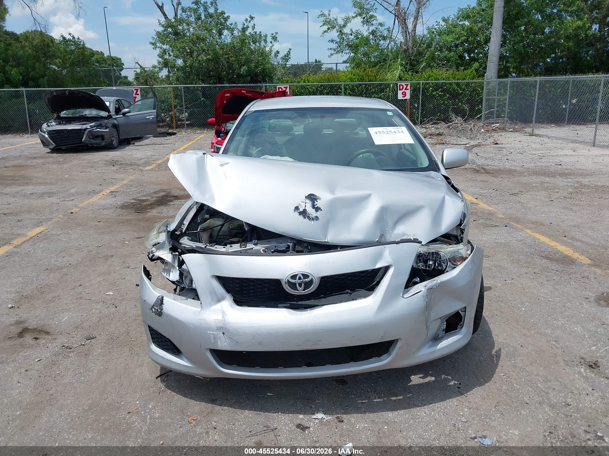 2010 Toyota Corolla Le Silver vin: 1NXBU4EE2AZ340720