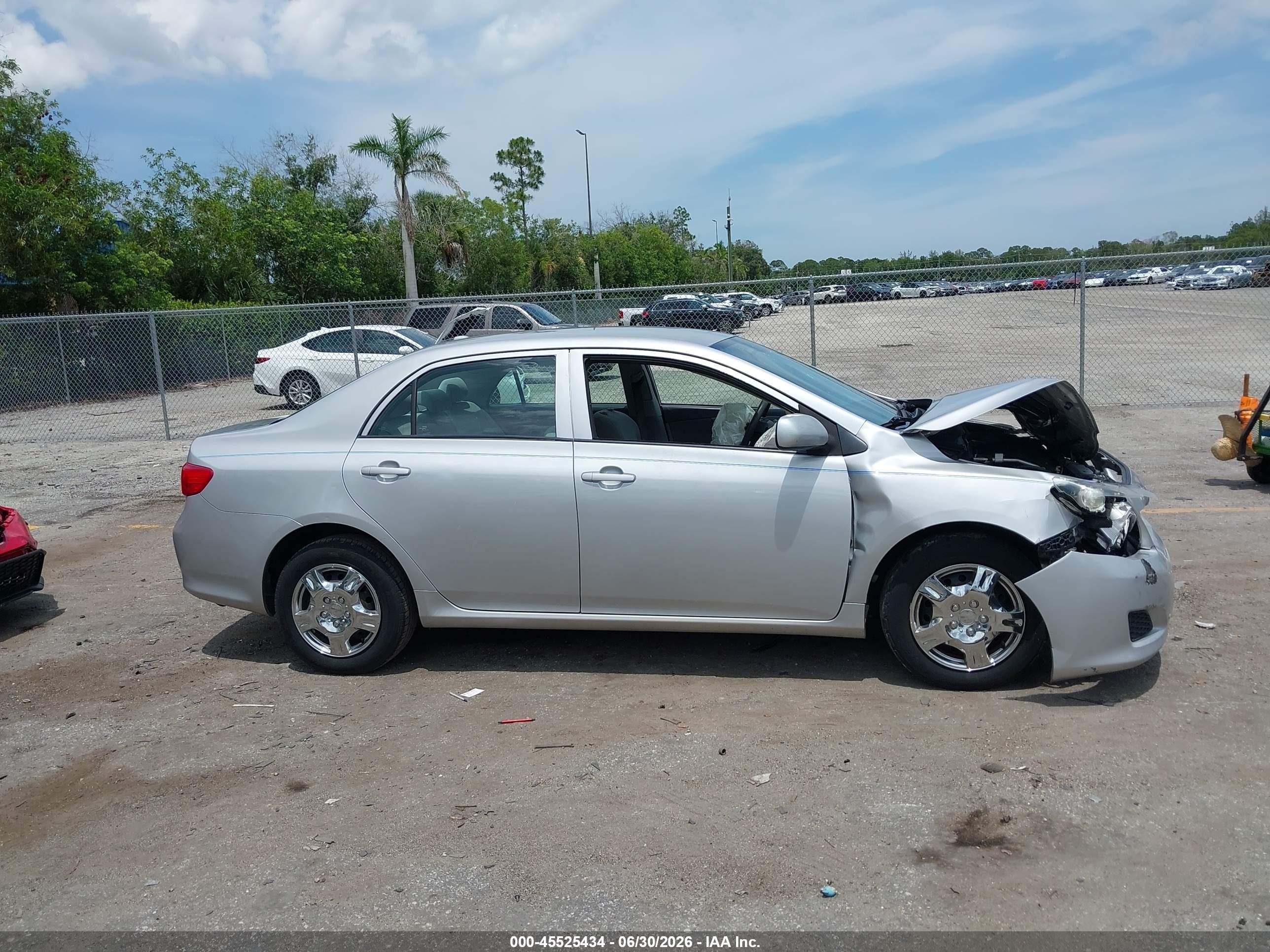 2010 Toyota Corolla Le Silver vin: 1NXBU4EE2AZ340720