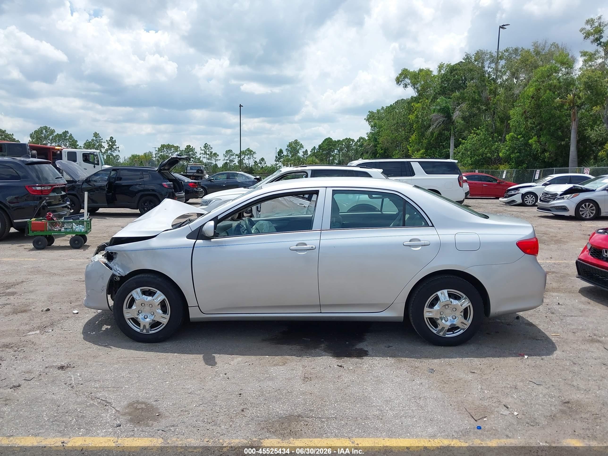2010 Toyota Corolla Le Silver vin: 1NXBU4EE2AZ340720