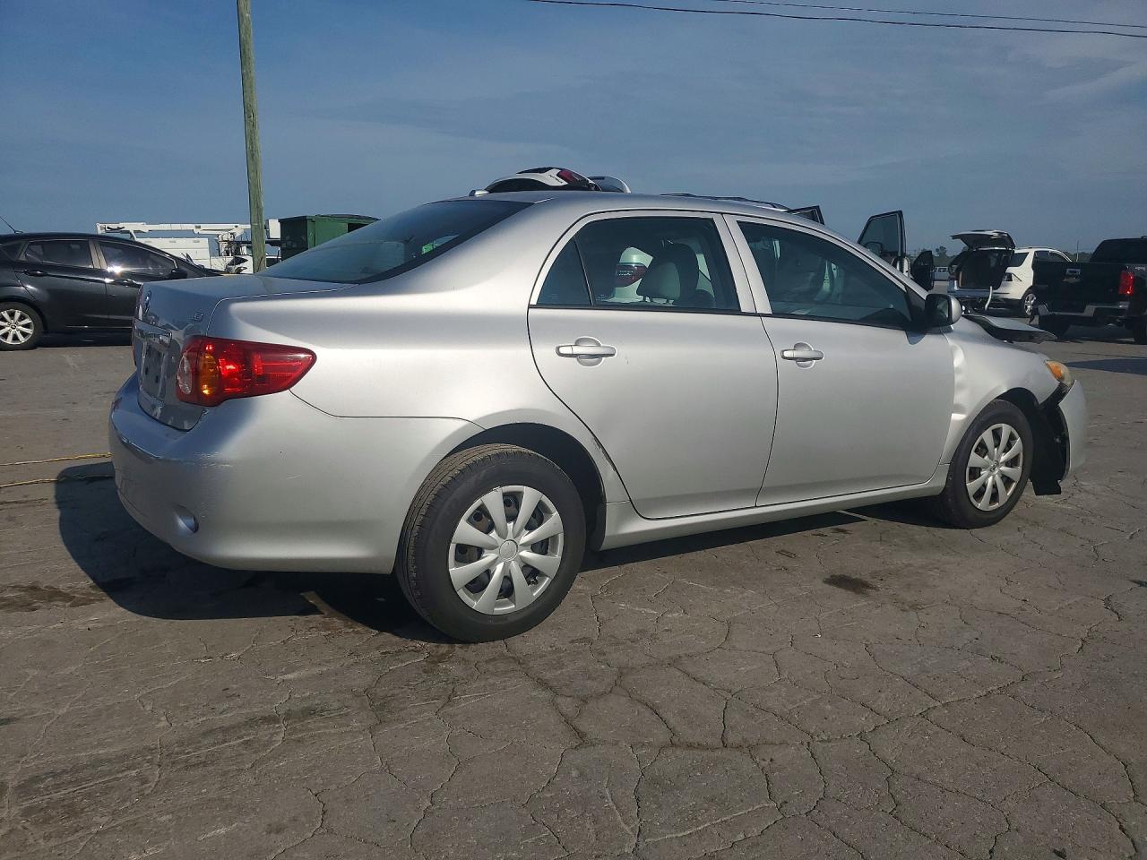 2010 Toyota Corolla Le Серебряный vin: 1NXBU4EE2AZ342404
