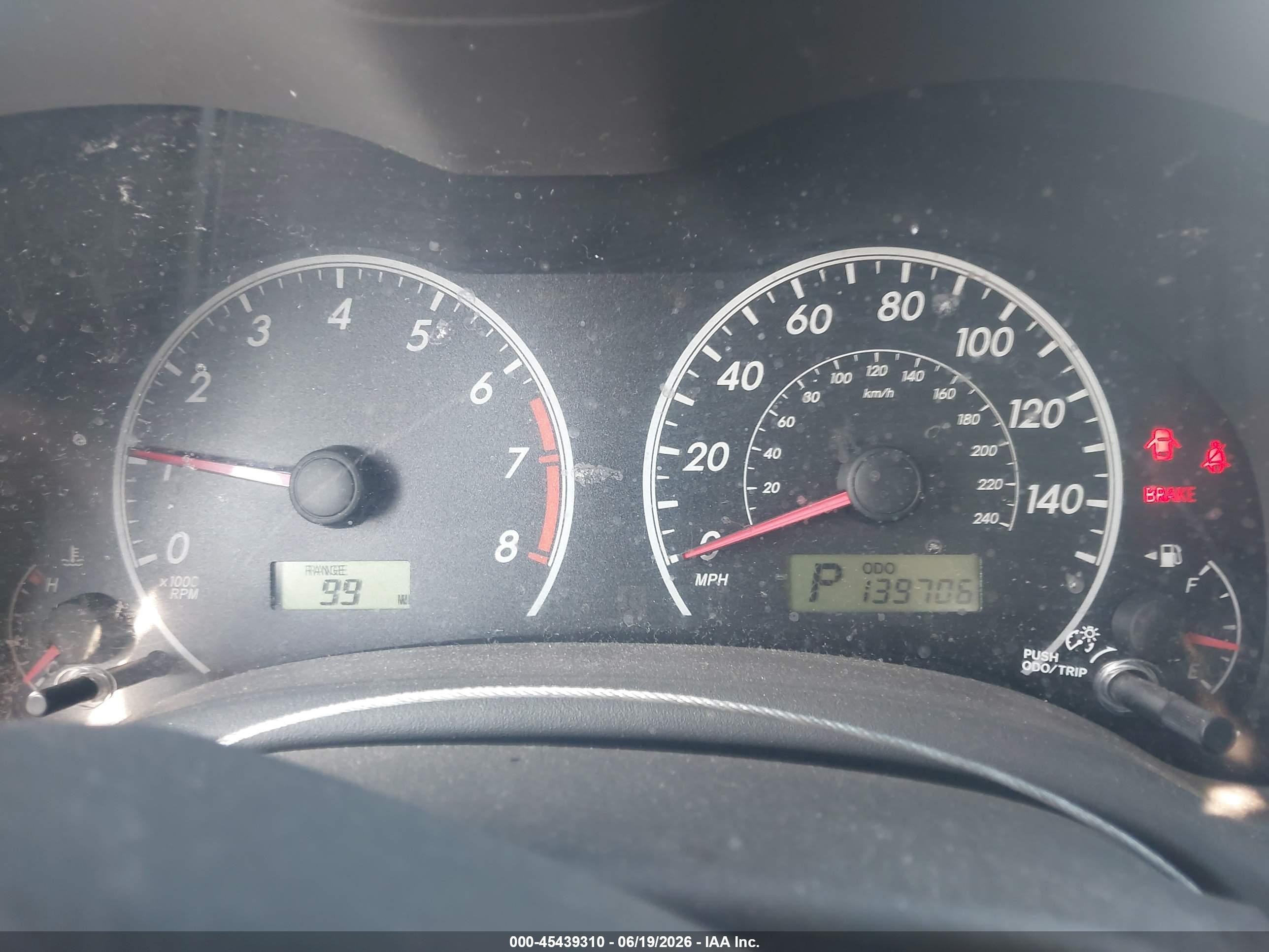 2010 Toyota Corolla Le White vin: 1NXBU4EE2AZ342600