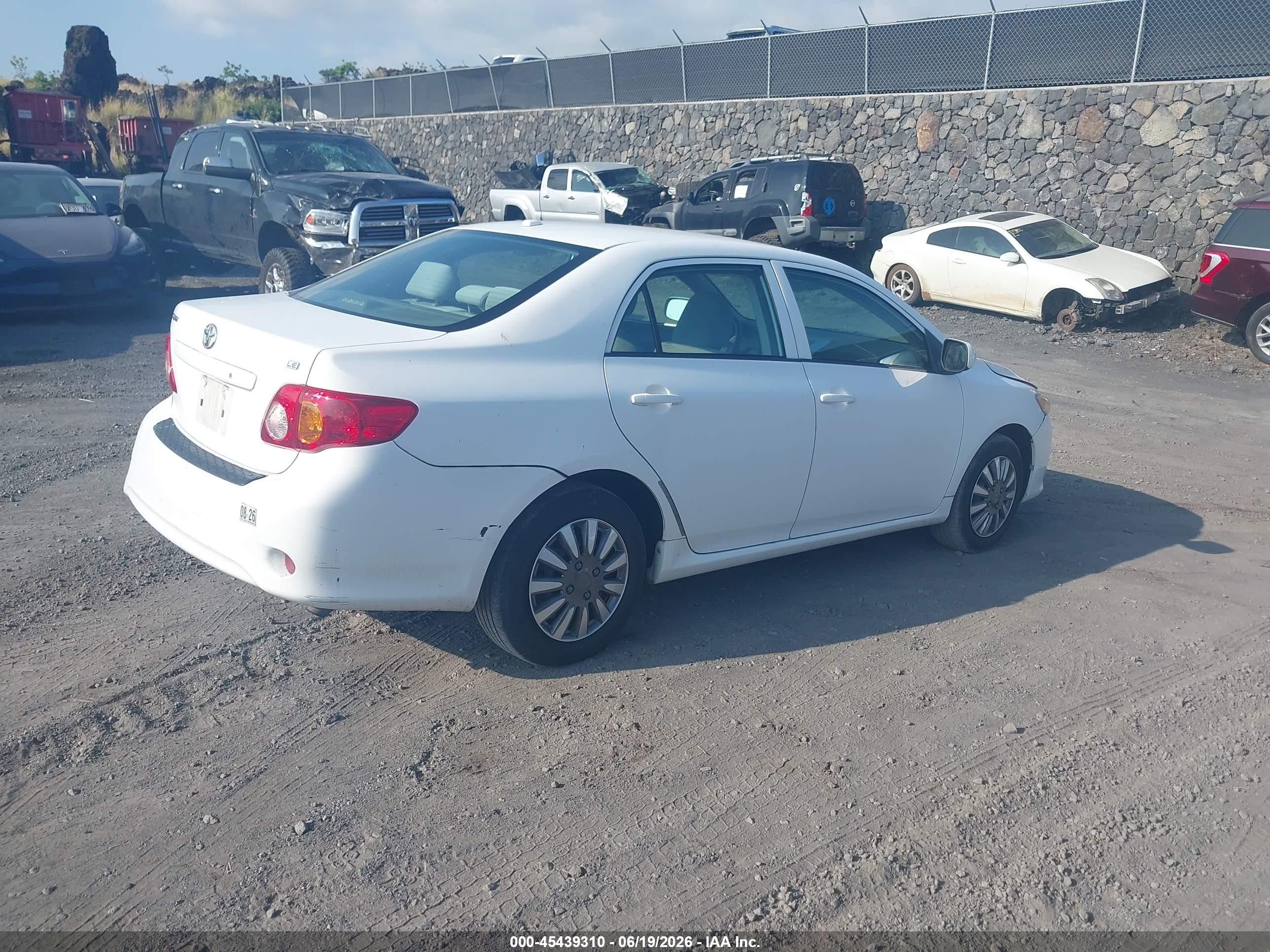 2010 Toyota Corolla Le White vin: 1NXBU4EE2AZ342600