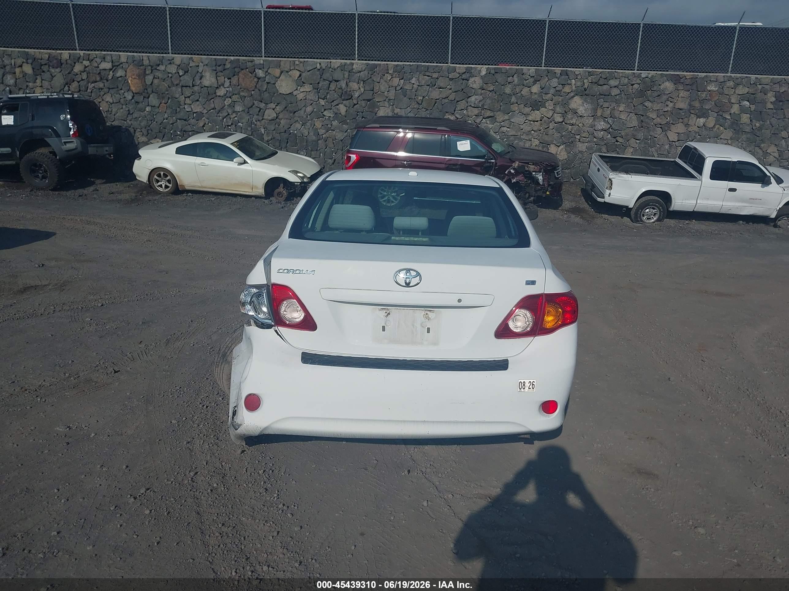 2010 Toyota Corolla Le White vin: 1NXBU4EE2AZ342600