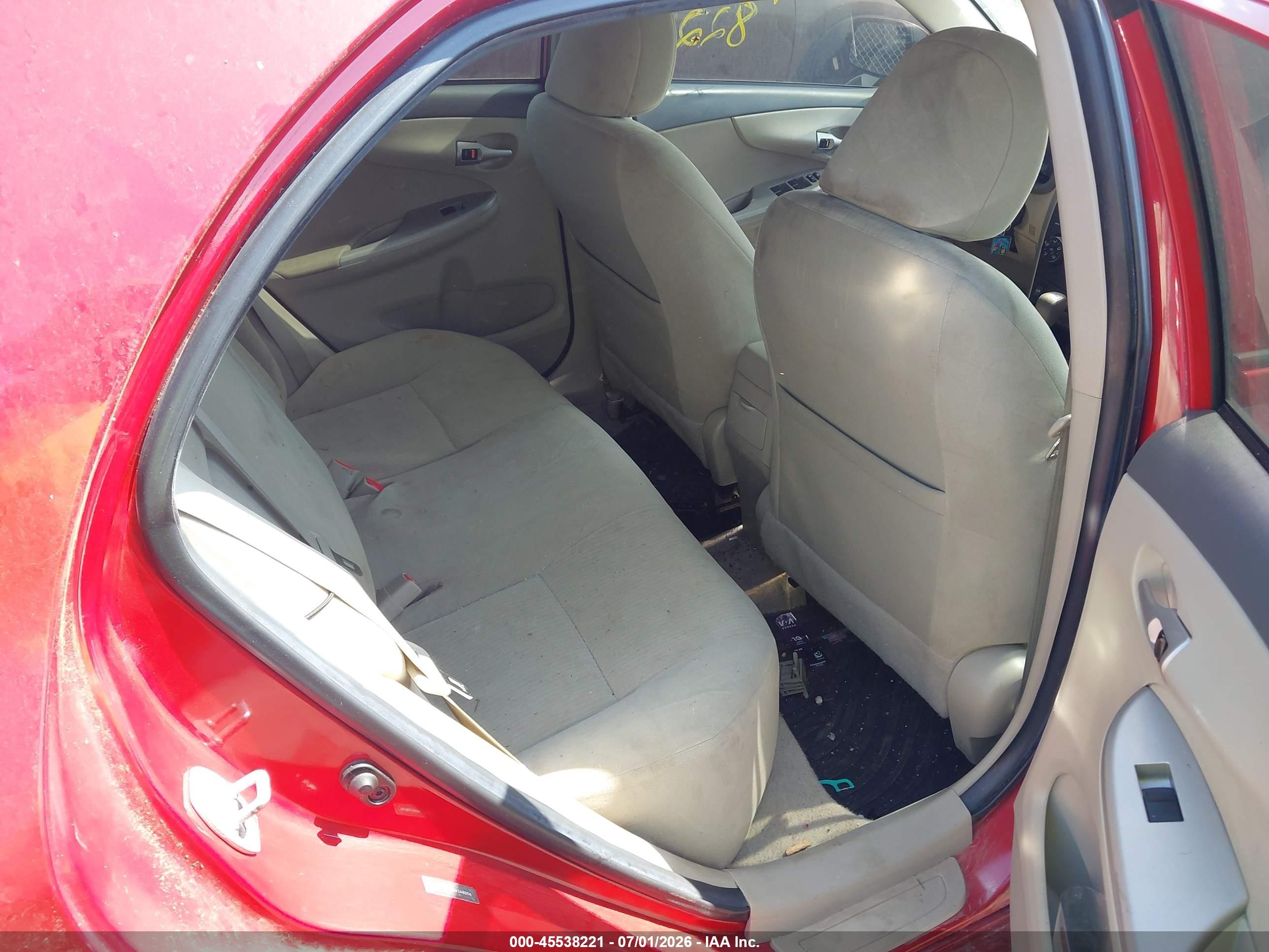 2010 Toyota Corolla Le Red vin: 1NXBU4EE2AZ348056