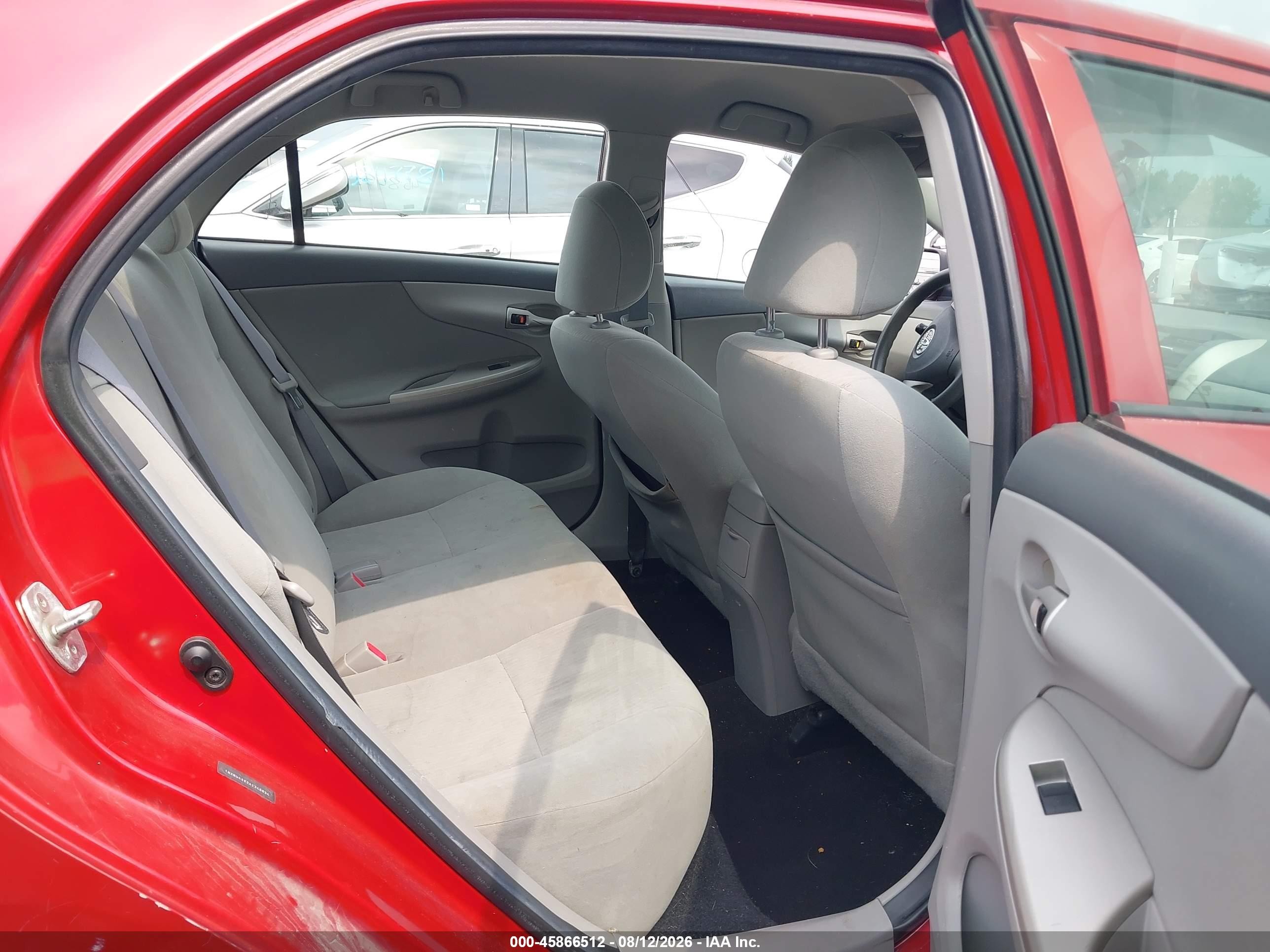 2010 Toyota Corolla Le Red vin: 1NXBU4EE2AZ348834