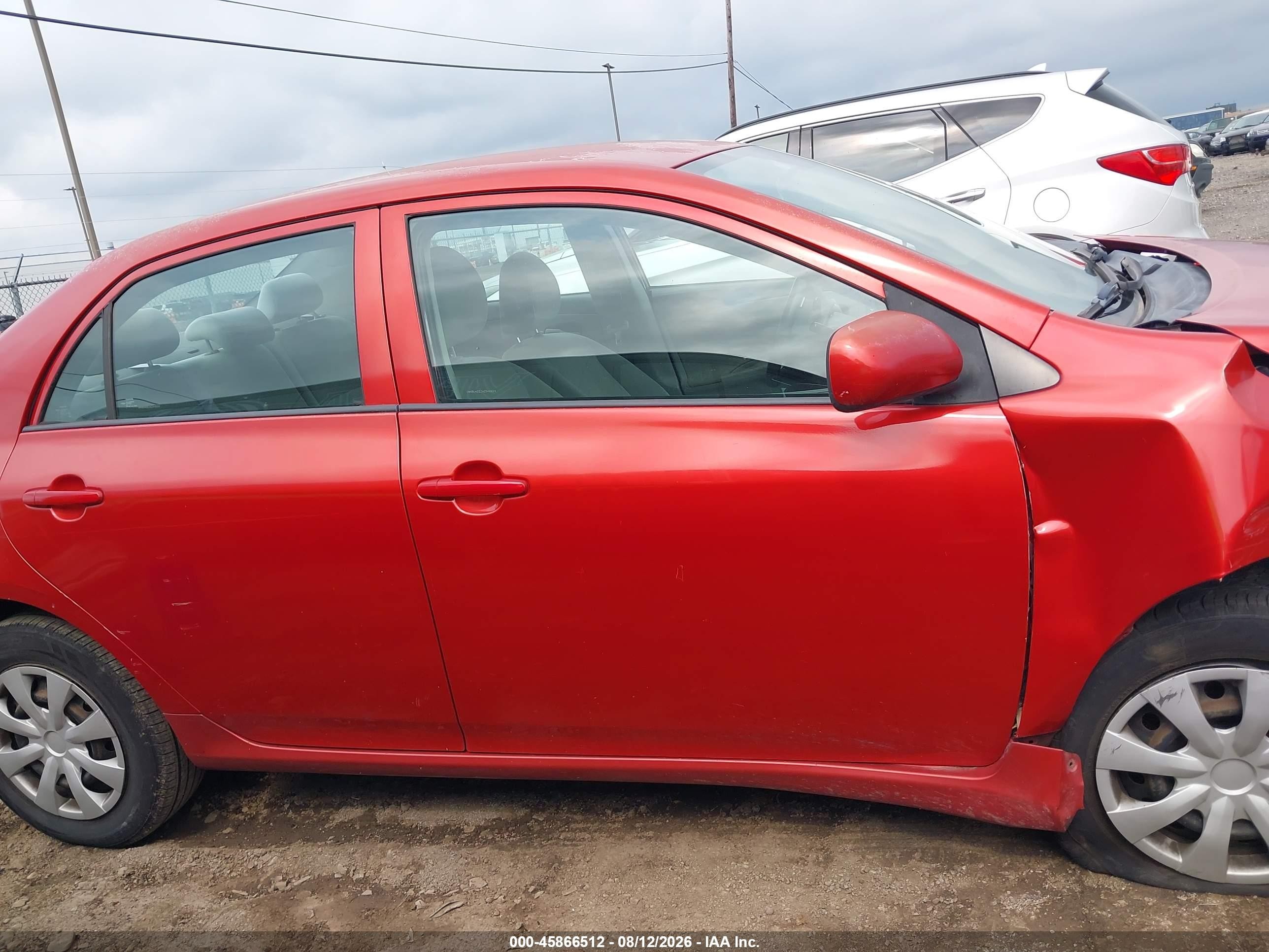 2010 Toyota Corolla Le Red vin: 1NXBU4EE2AZ348834