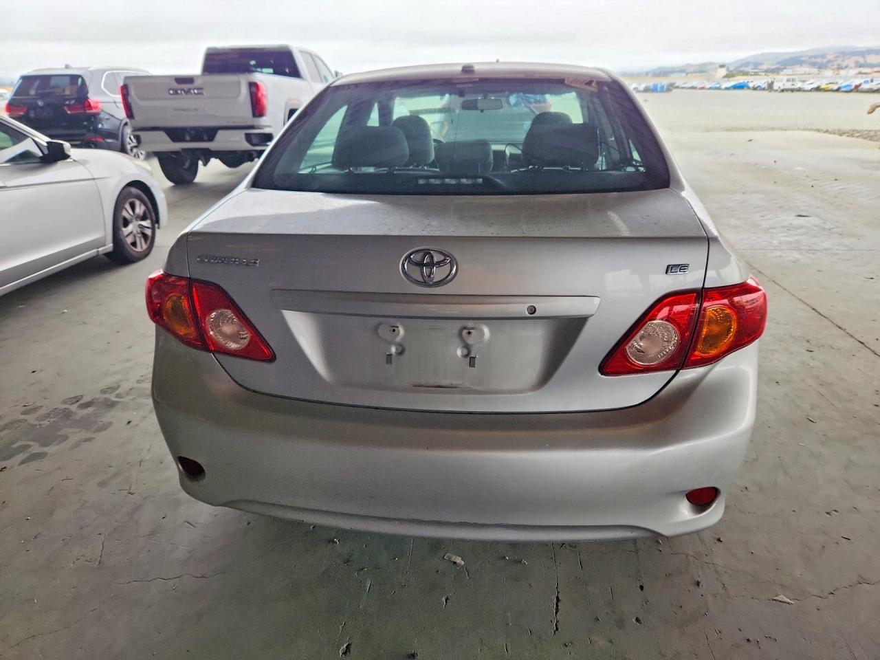 2010 Toyota Corolla Le Silver vin: 1NXBU4EE2AZ354326