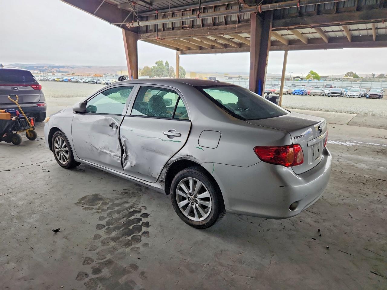 2010 Toyota Corolla Le Silver vin: 1NXBU4EE2AZ354326