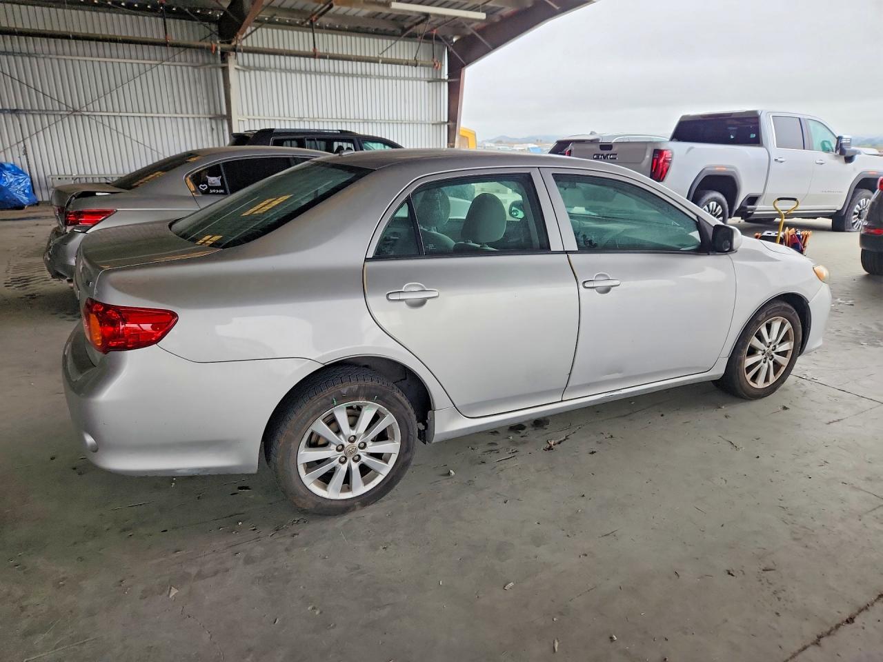 2010 Toyota Corolla Le Silver vin: 1NXBU4EE2AZ354326