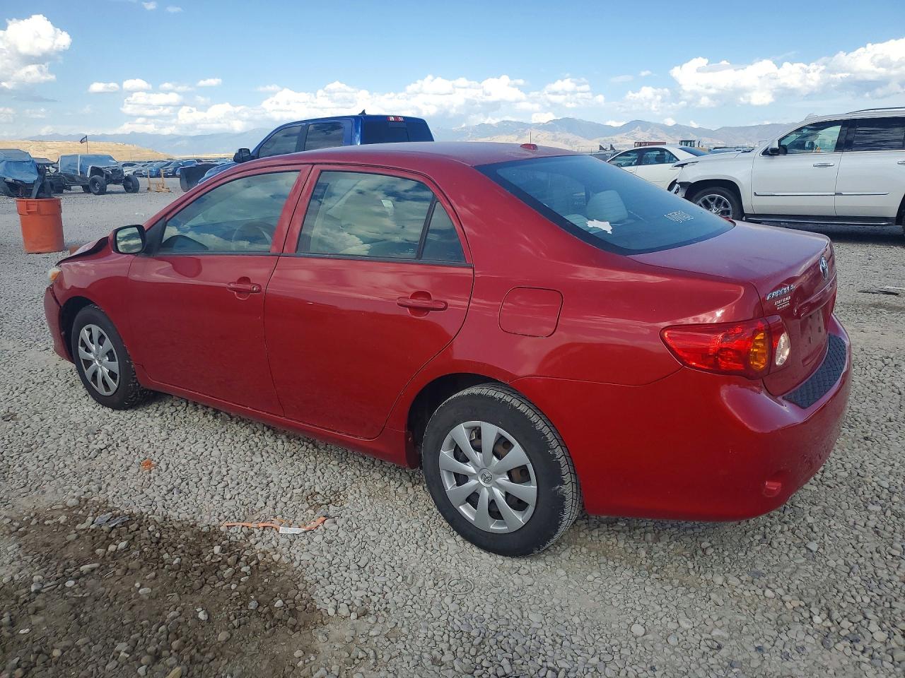 2010 Toyota Corolla Le Red vin: 1NXBU4EE2AZ356612