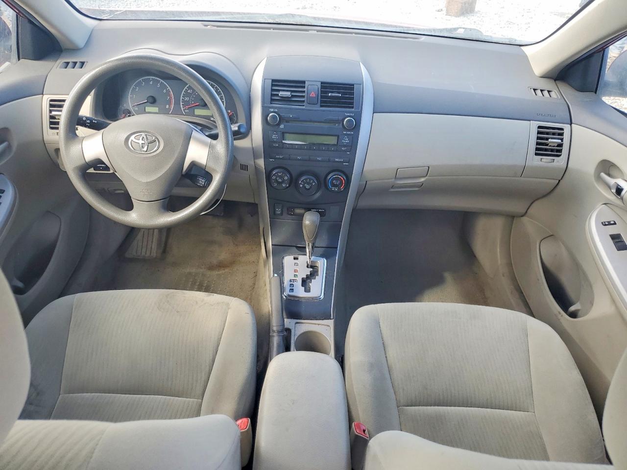 2010 Toyota Corolla Le Red vin: 1NXBU4EE2AZ356612