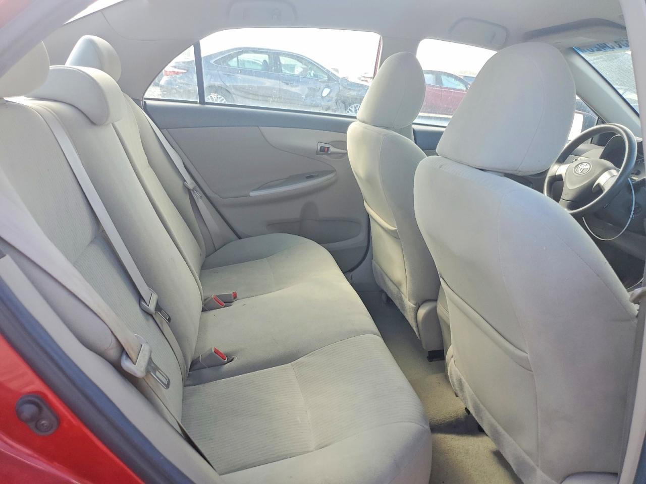 2010 Toyota Corolla Le Red vin: 1NXBU4EE2AZ356612