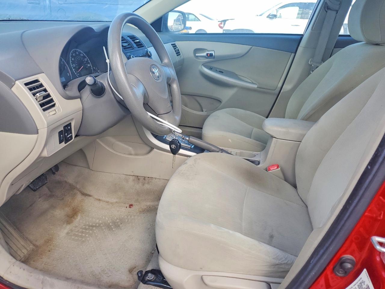 2010 Toyota Corolla Le Red vin: 1NXBU4EE2AZ356612