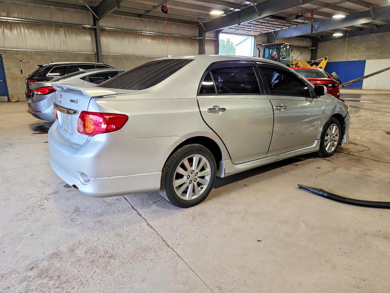 2010 Toyota Corolla S Silver vin: 1NXBU4EE2AZ367075