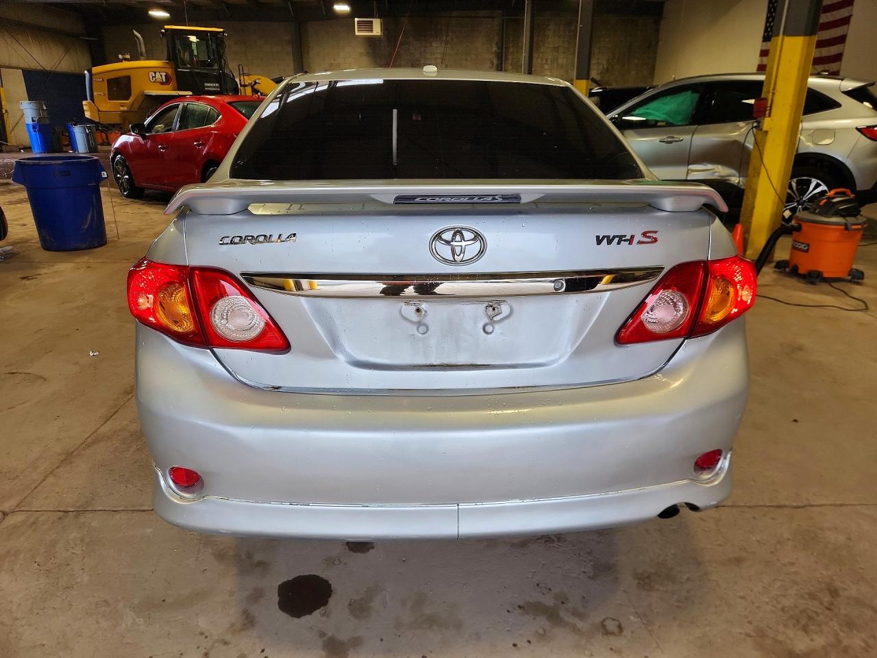 2010 Toyota Corolla S Silver vin: 1NXBU4EE2AZ367075
