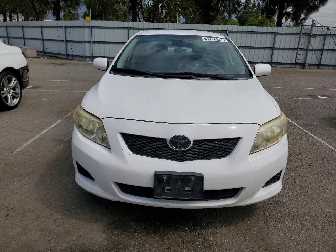 2010 Toyota Corolla Le White vin: 1NXBU4EE2AZ376441