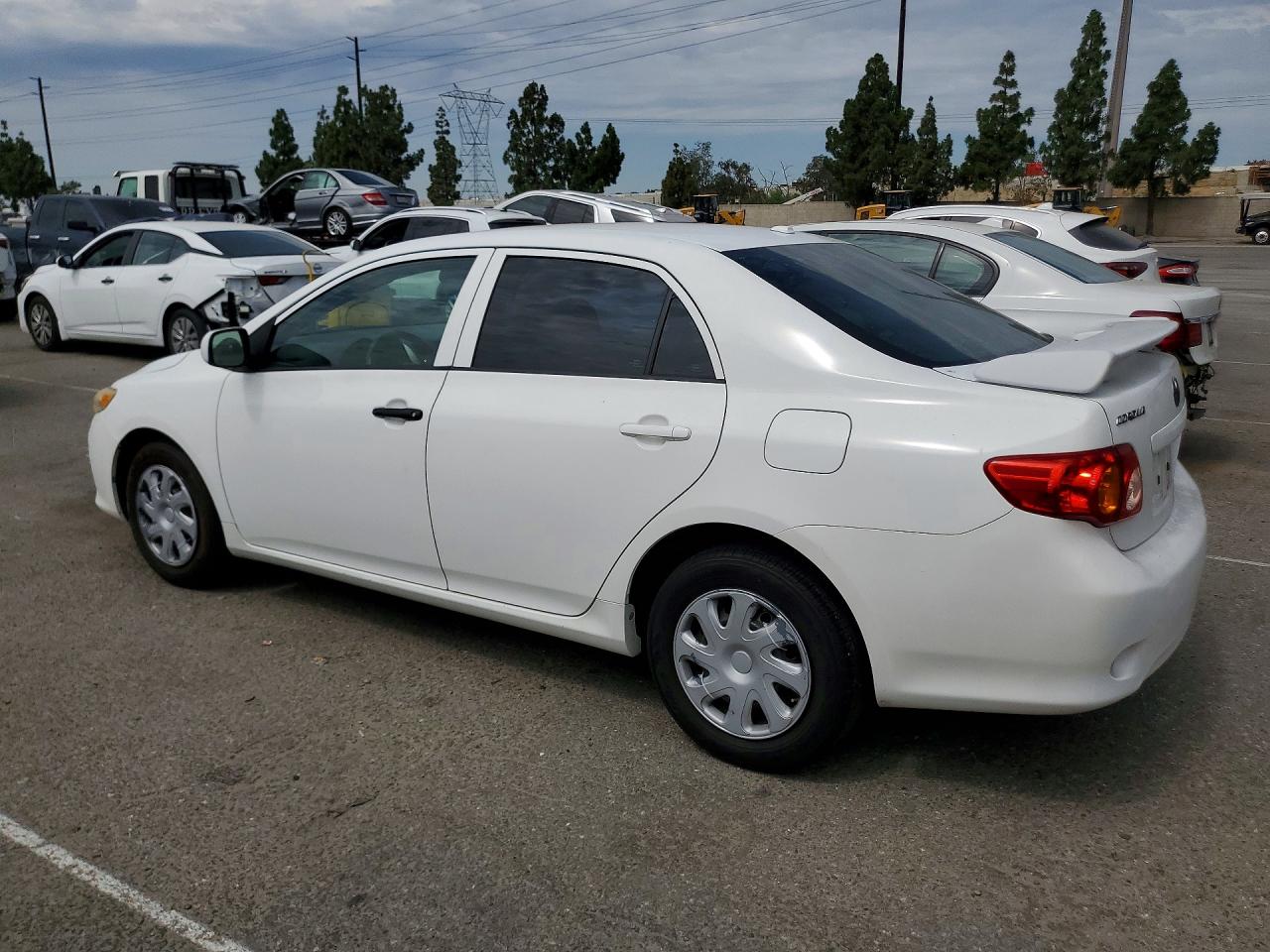 2010 Toyota Corolla Le White vin: 1NXBU4EE2AZ376441