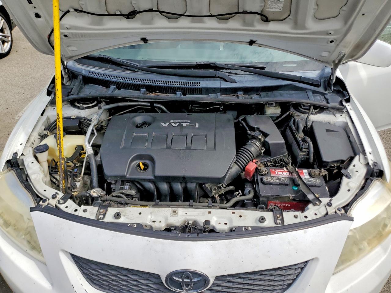 2010 Toyota Corolla Le White vin: 1NXBU4EE2AZ376441