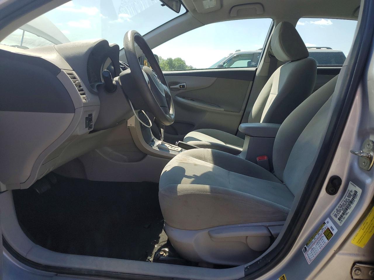 2010 Toyota Corolla Le Silver vin: 1NXBU4EE2AZ382241
