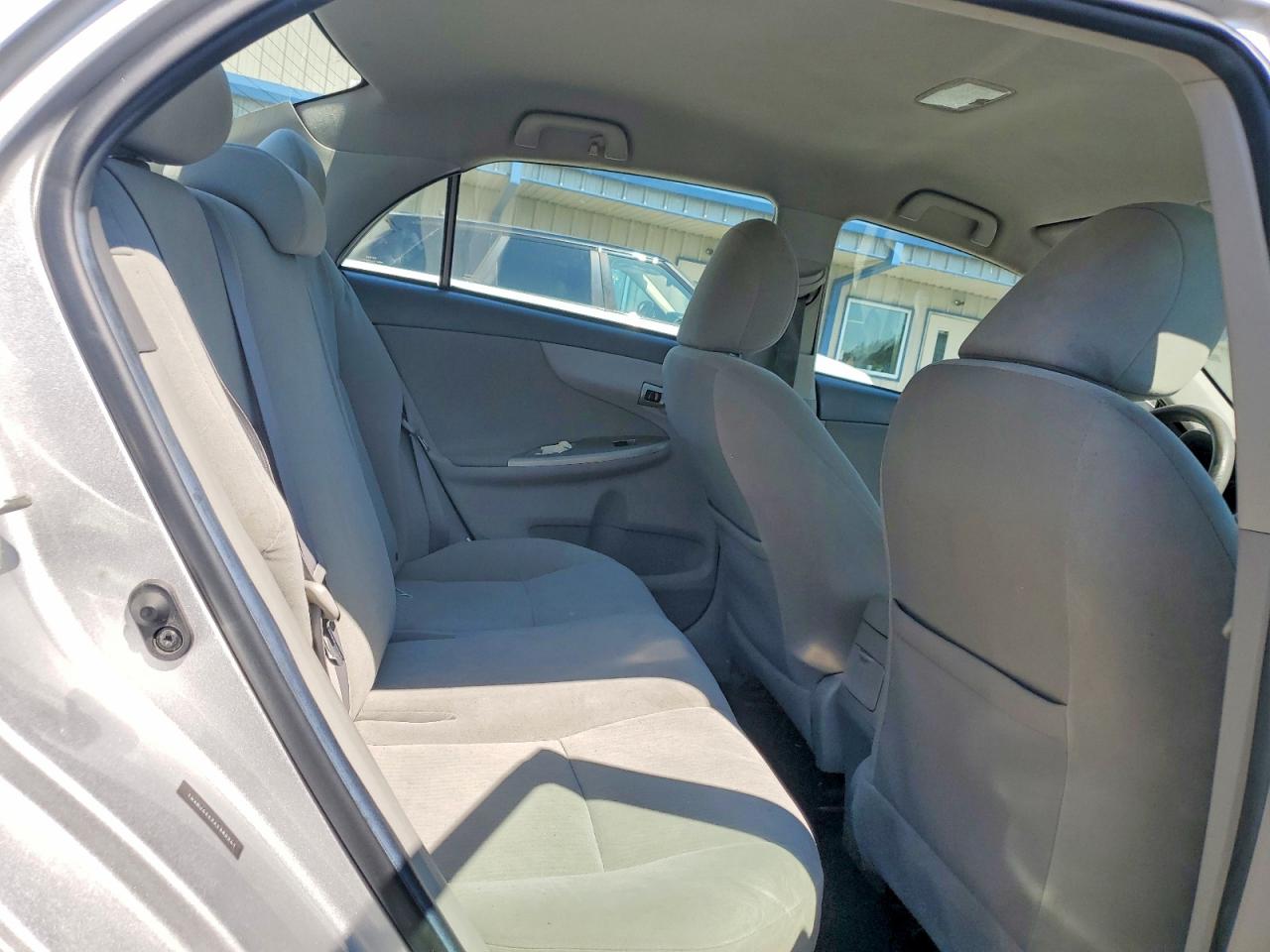2010 Toyota Corolla Le Silver vin: 1NXBU4EE2AZ382241