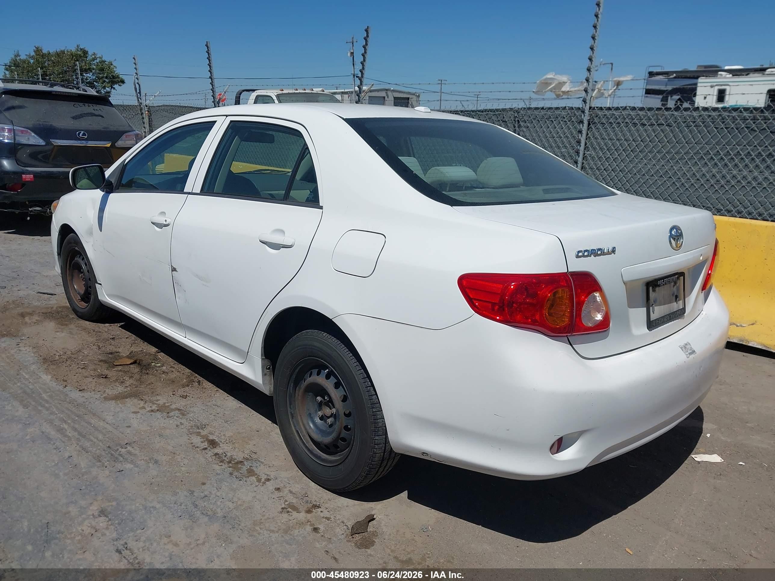 2010 Toyota Corolla Le White vin: 1NXBU4EE3AZ179634