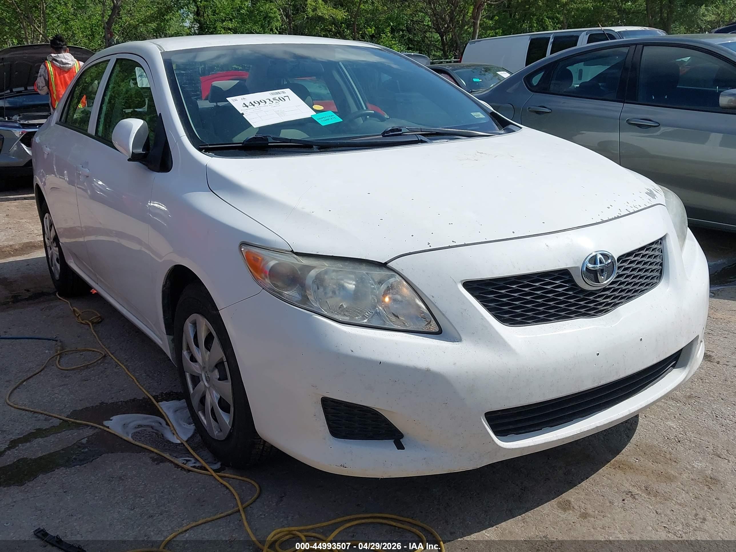 2010 Toyota Corolla Le White vin: 1NXBU4EE3AZ186597