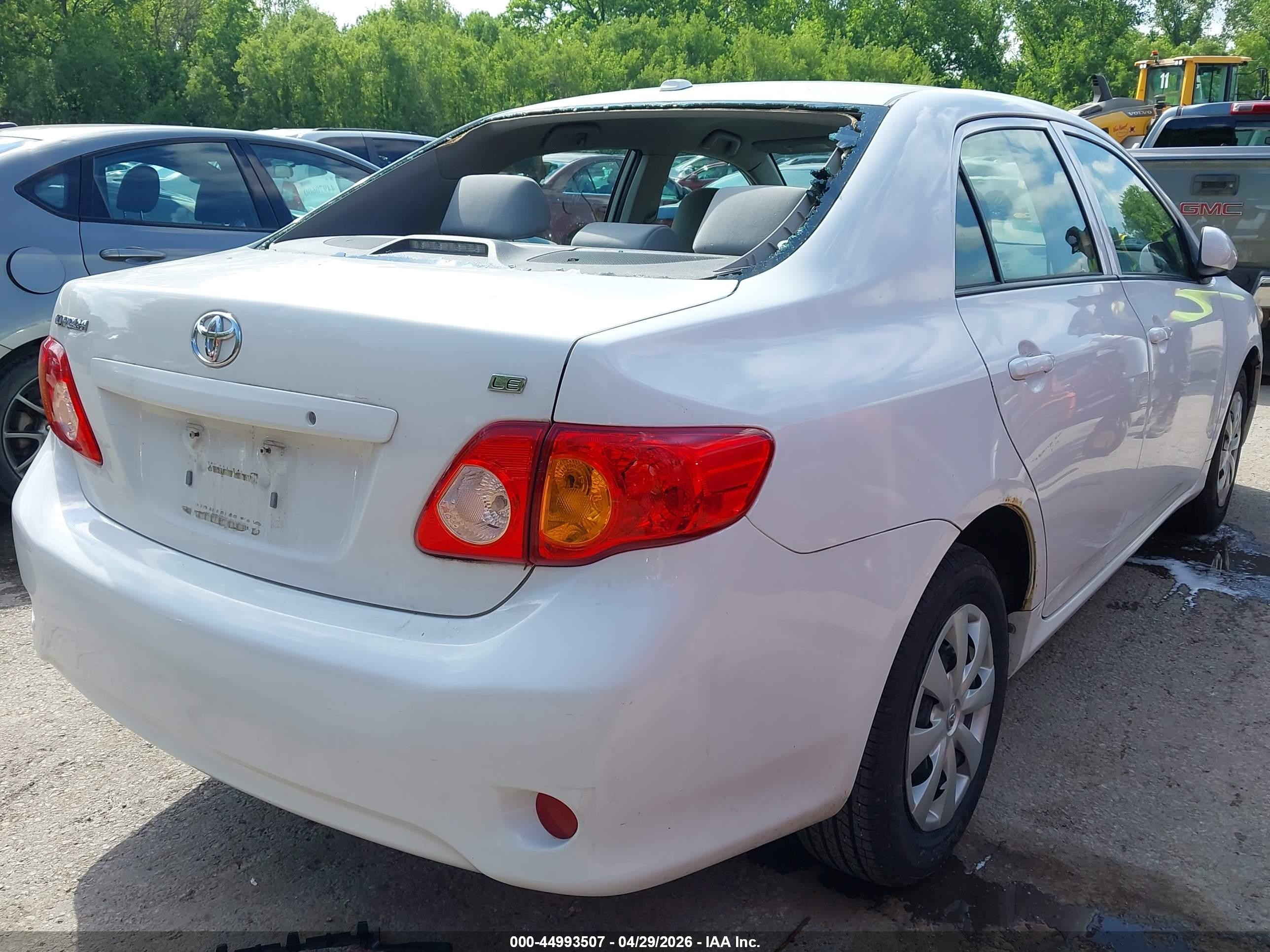 2010 Toyota Corolla Le White vin: 1NXBU4EE3AZ186597