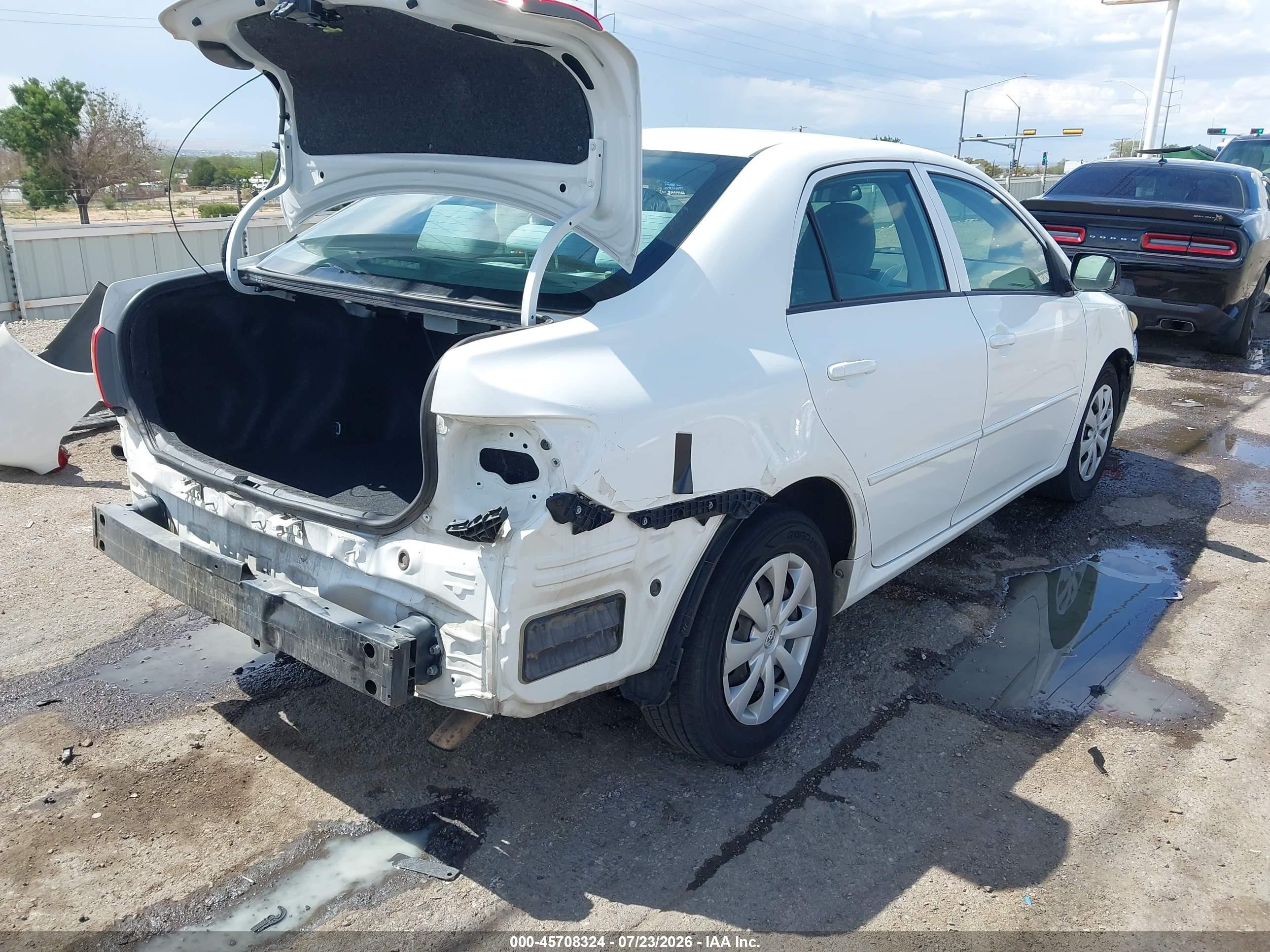 2010 Toyota Corolla Le White vin: 1NXBU4EE3AZ199723