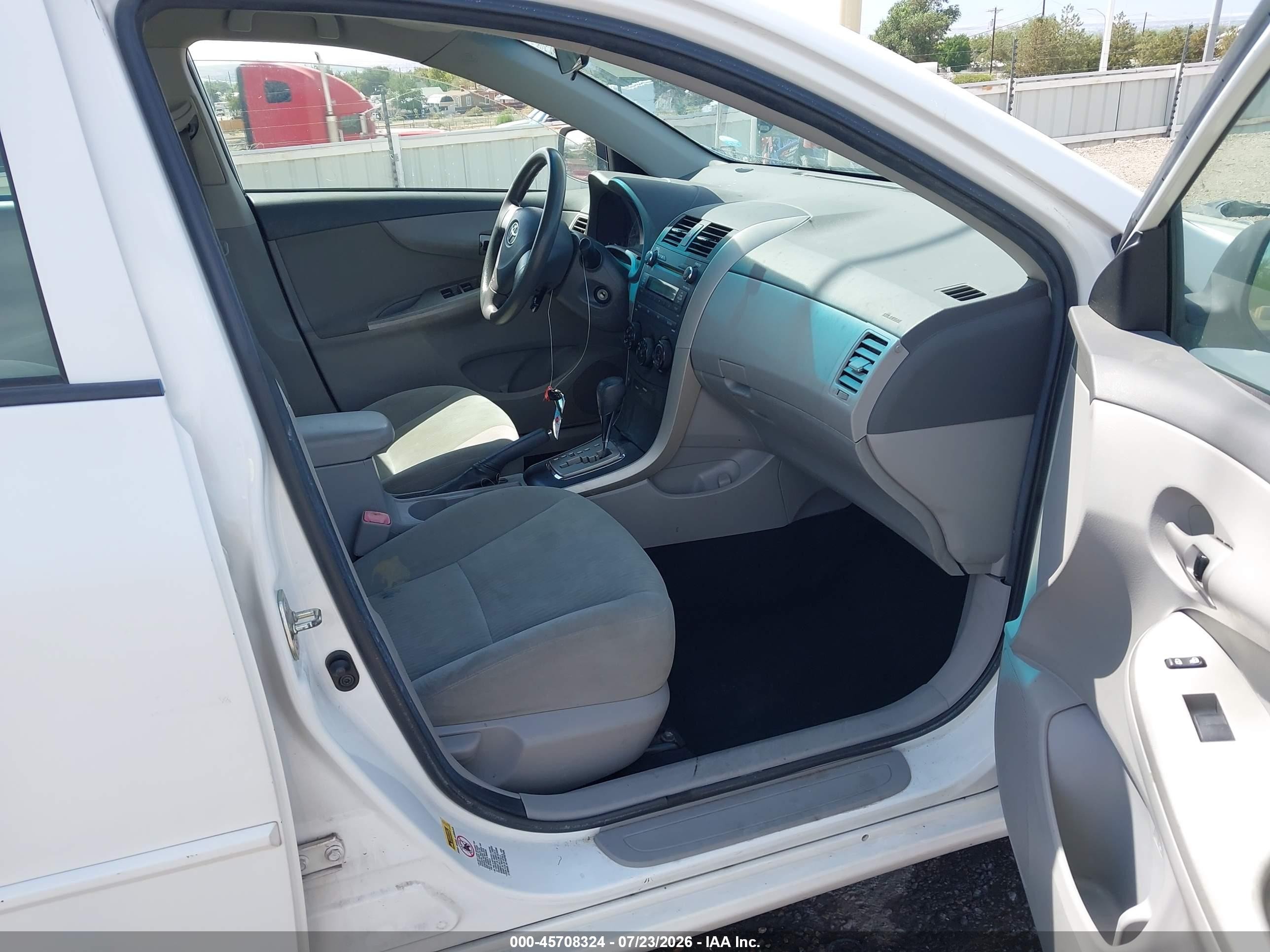 2010 Toyota Corolla Le White vin: 1NXBU4EE3AZ199723