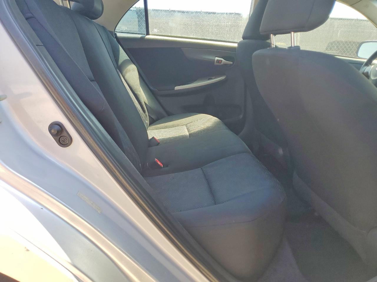2010 Toyota Corolla S Silver vin: 1NXBU4EE3AZ205357
