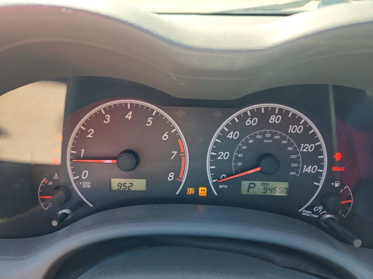 2010 Toyota Corolla Le Silver vin: 1NXBU4EE3AZ208162