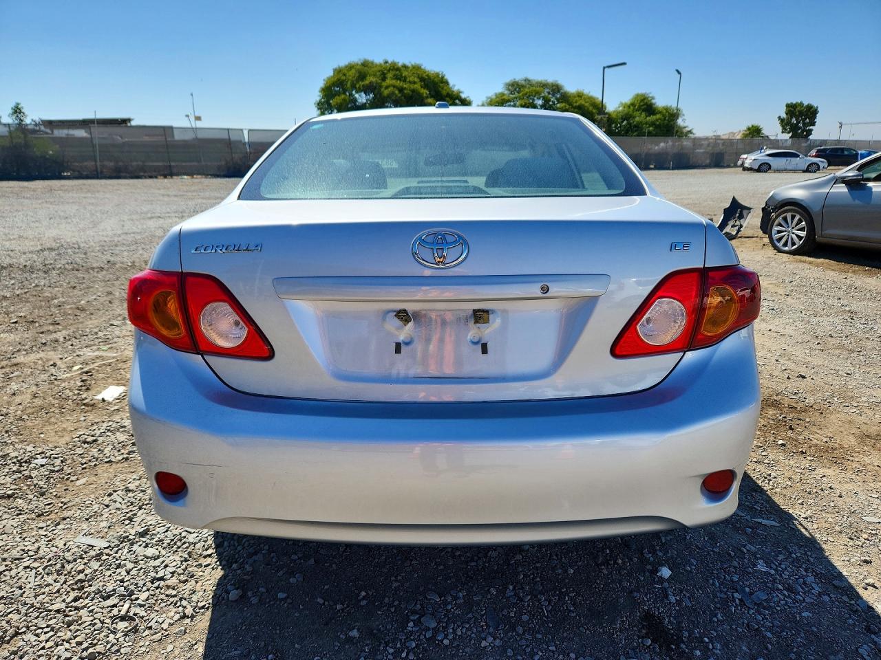 2010 Toyota Corolla Le Silver vin: 1NXBU4EE3AZ208162