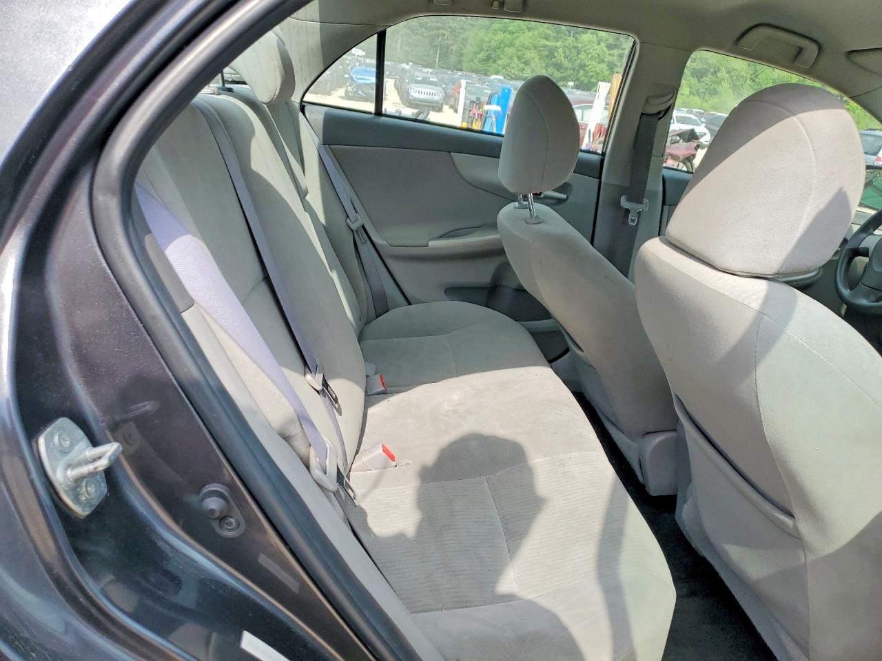 2010 Toyota Corolla Le Gray vin: 1NXBU4EE3AZ209215
