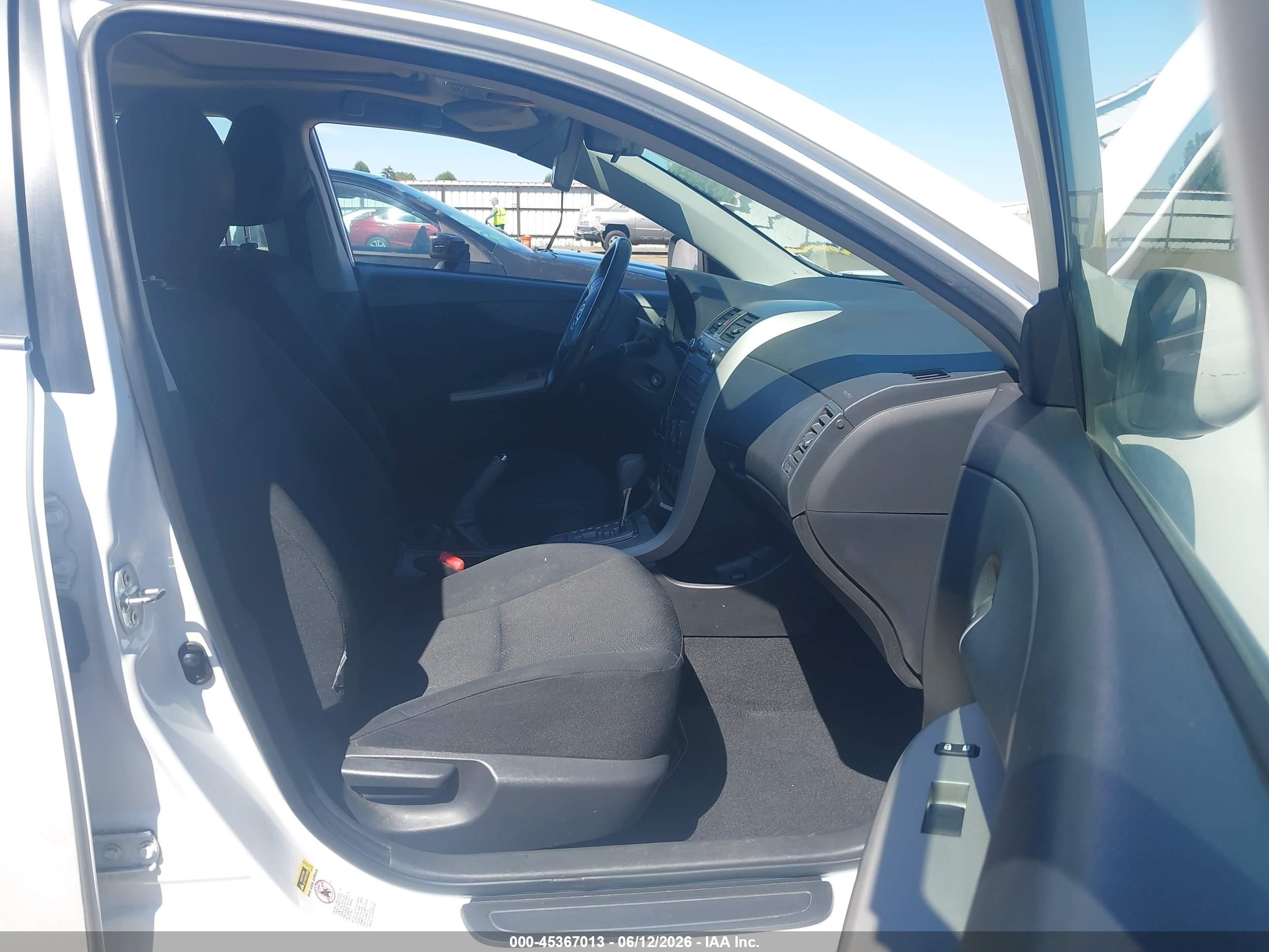 2010 Toyota Corolla S White vin: 1NXBU4EE3AZ217816