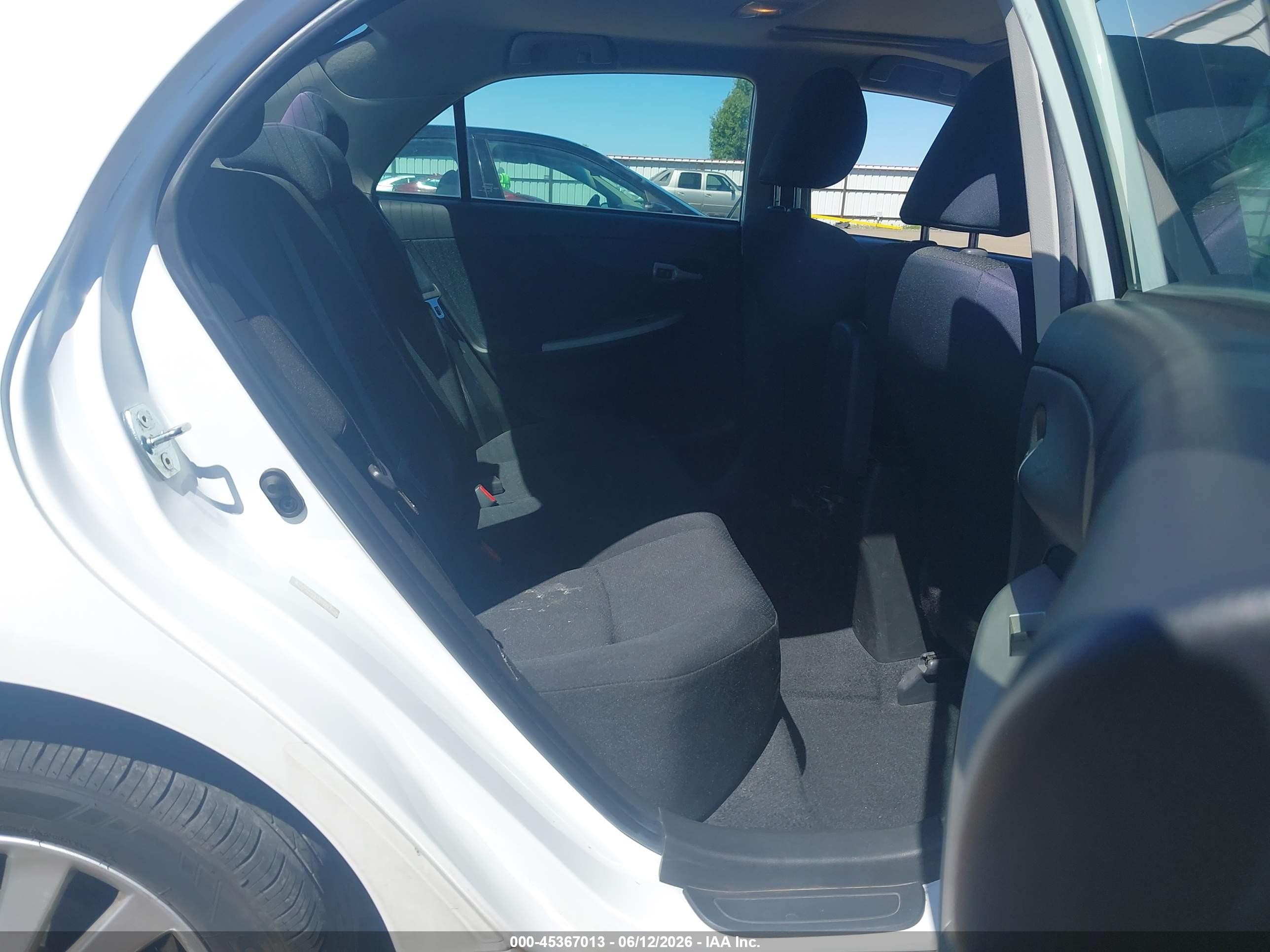 2010 Toyota Corolla S White vin: 1NXBU4EE3AZ217816