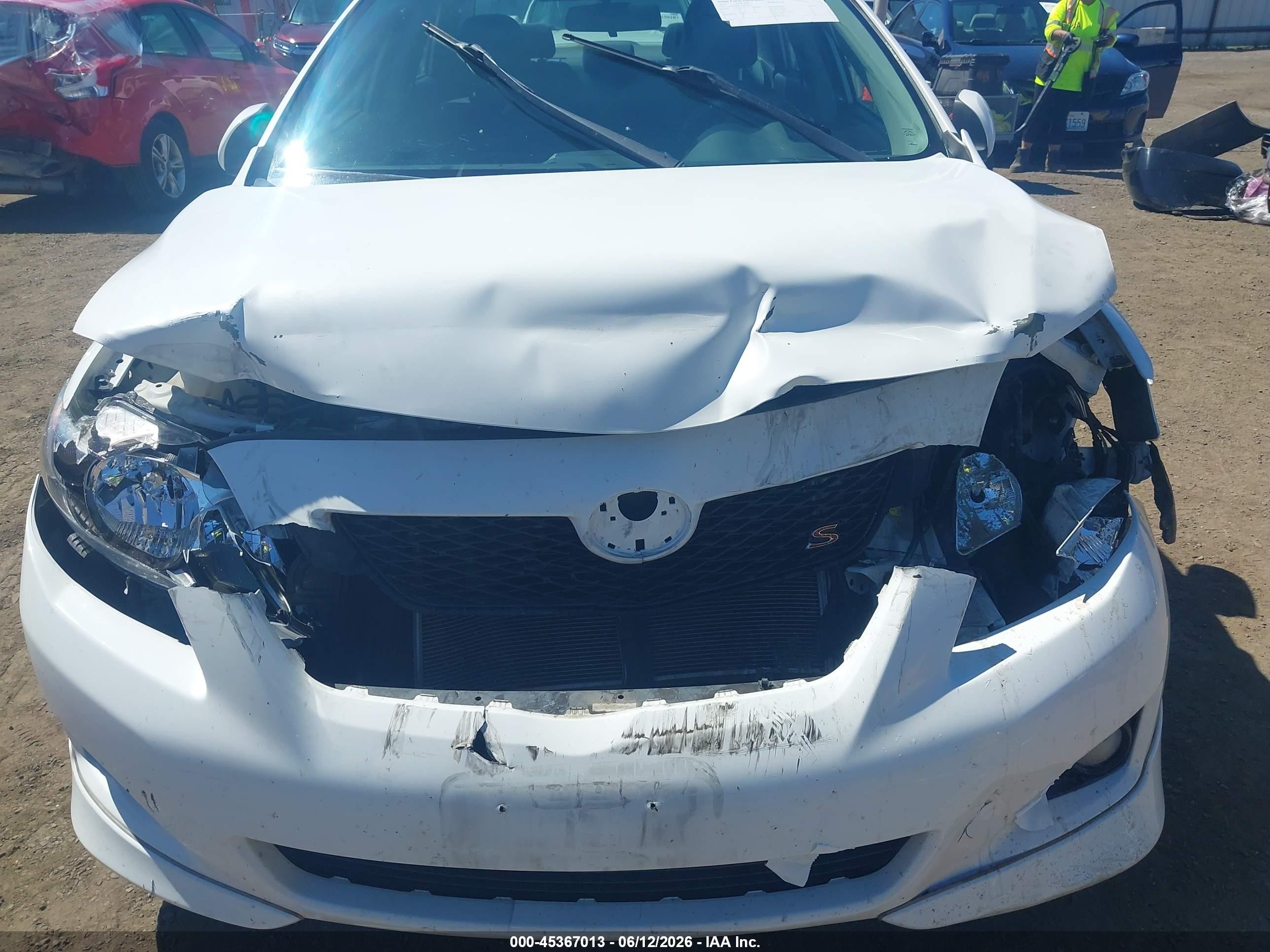 2010 Toyota Corolla S White vin: 1NXBU4EE3AZ217816