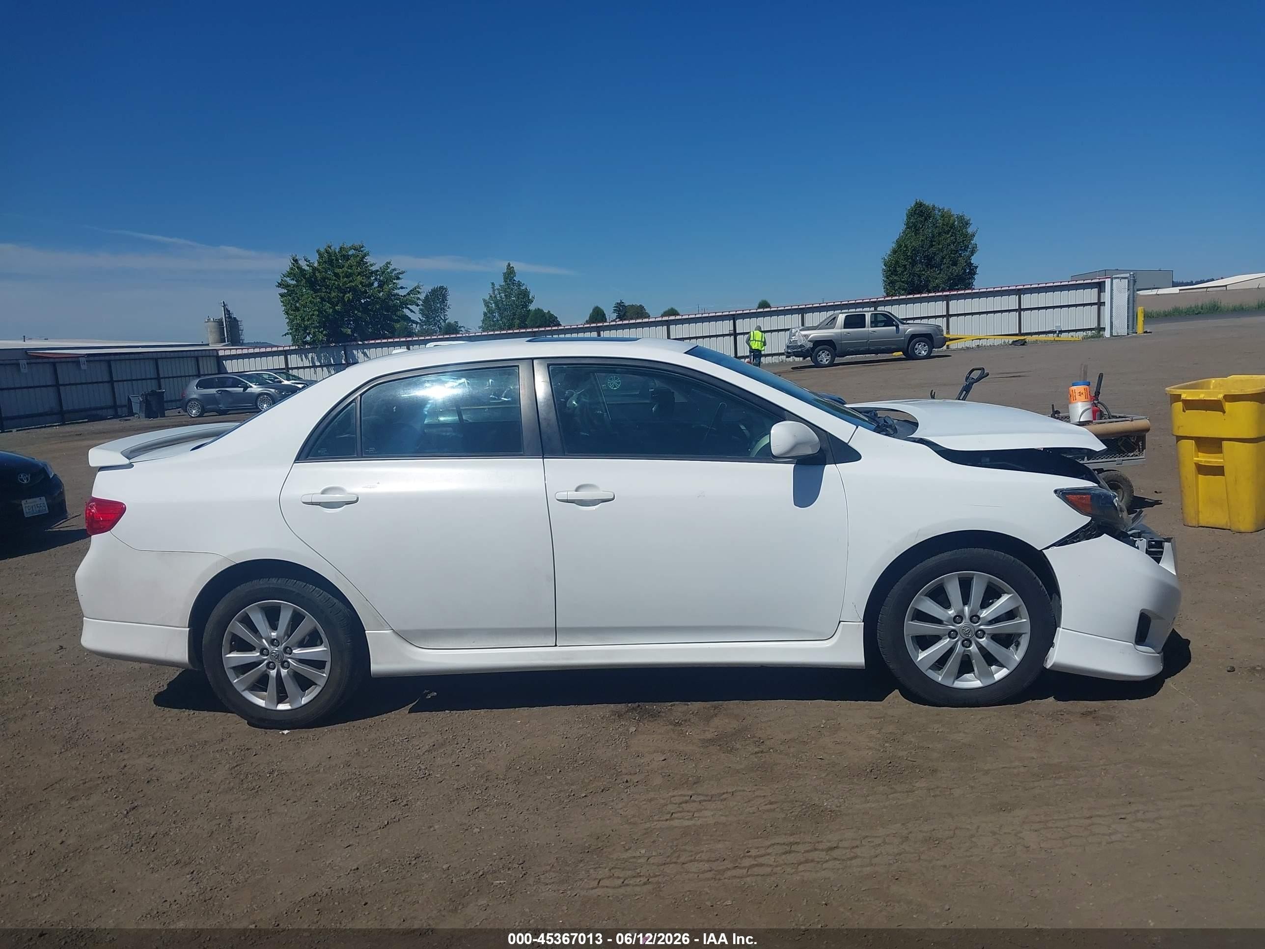 2010 Toyota Corolla S White vin: 1NXBU4EE3AZ217816
