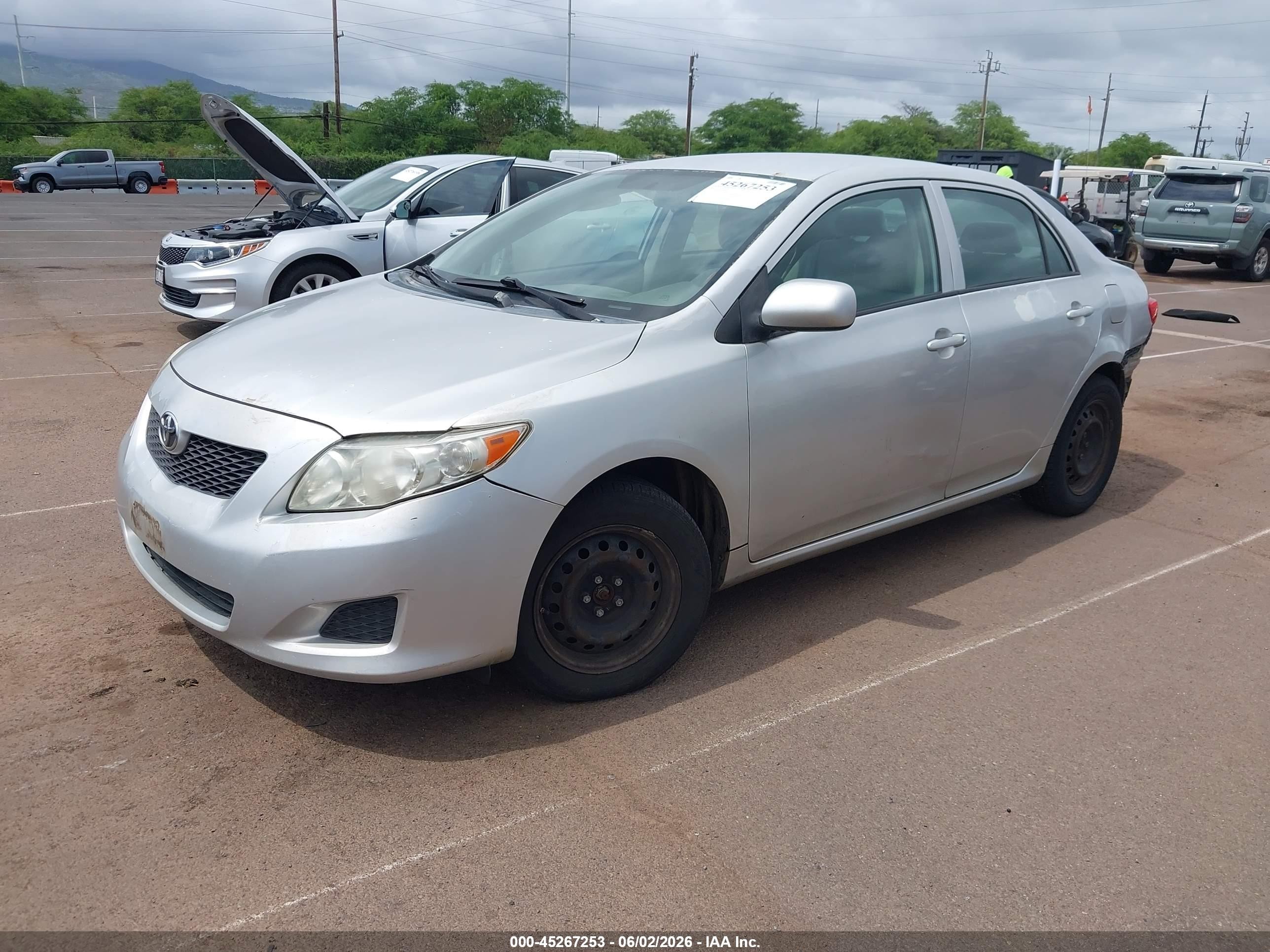 2010 Toyota Corolla Le Серебряный vin: 1NXBU4EE3AZ218688
